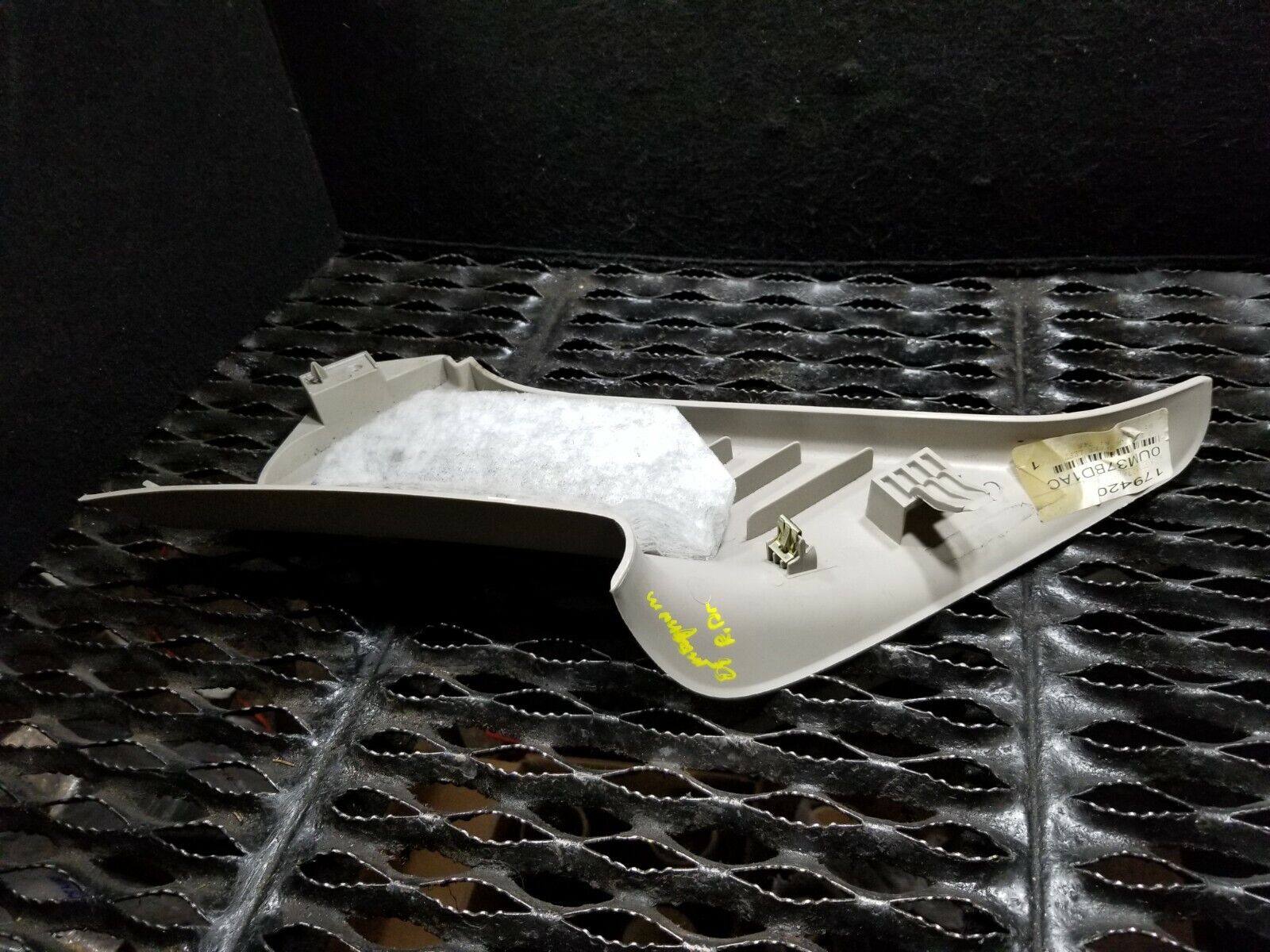 2005-2007 Dodge Magnum Left Rear C-Pillar Trim Cover - OEM Replacement Part - Perfect for Interior Restoration & Car Customization