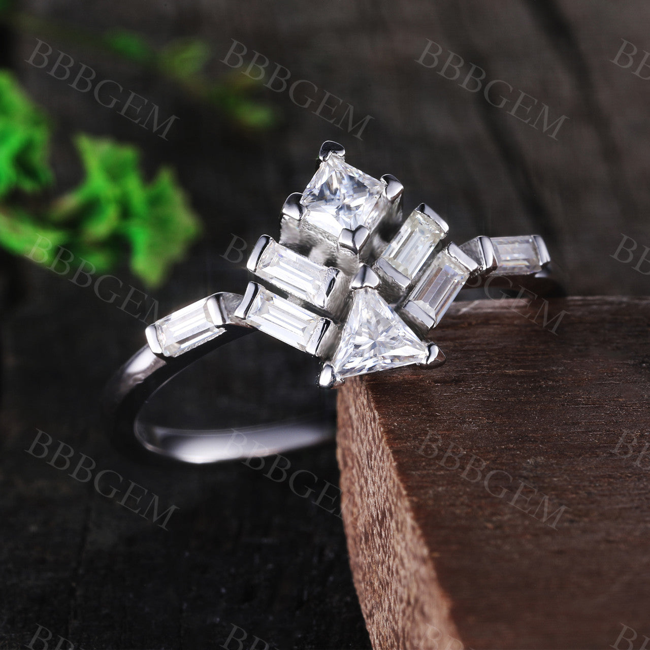 Vintage Moissanite Engagement Ring for Women - Unique Wedding Band, Proposal Ring - Perfect for Anniversaries, Valentine's Day & Special Occasions