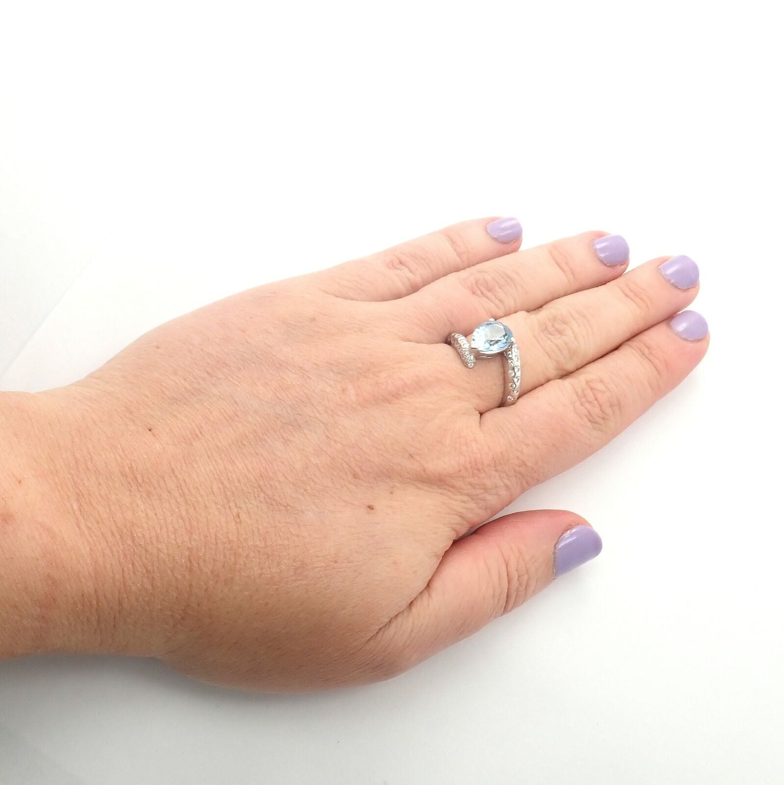 Authentic Chanel Comete Star 18k White Gold Diamond 2.25ct Aquamarine Ring - Luxury Jewelry for Weddings, Anniversaries & Special Occasions