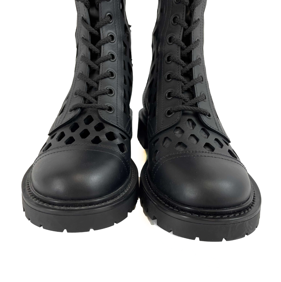 Christian Dior D Trap Black Matte Calfskin High Boots Women's Size 35.5 (US 5.5) - Brand New Luxury Fashion Boots for Evening Parties & Winter Outfits