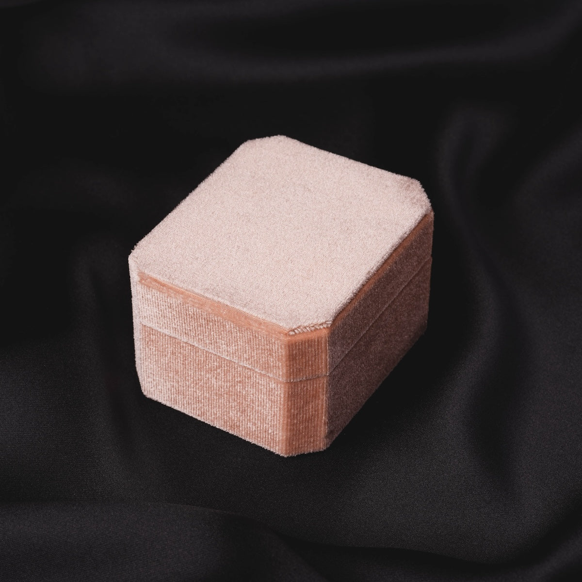 Luxury Velvet Jewelry Box for Rings, Earrings & Necklaces - Perfect for Gifts, Travel & Home Storage