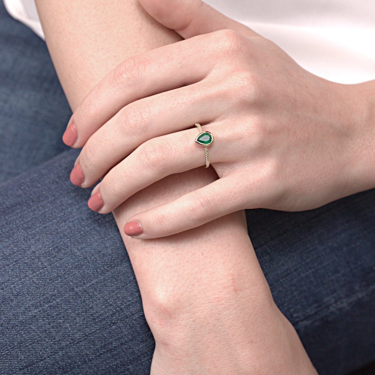 14K Yellow Gold Green Agate Teardrop Cocktail Ring - Elegant Bezel Set Statement Jewelry for Women, Perfect for Evening Parties, Weddings & Special Occasions