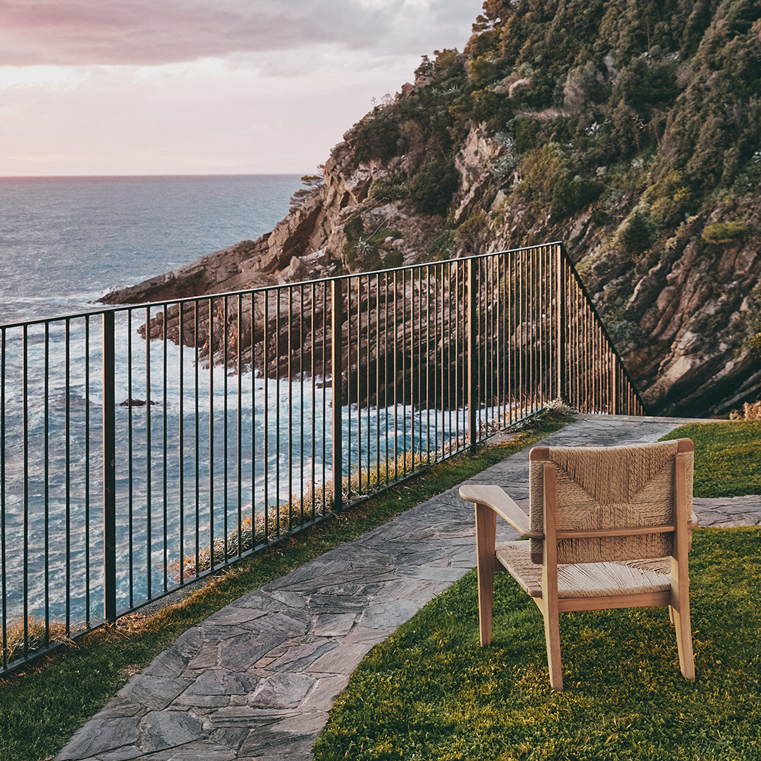 Premium F Chair Outdoor Lounge Chair - Patio, Poolside & Garden Relaxation - Durable & Weather-Resistant for Ultimate Comfort