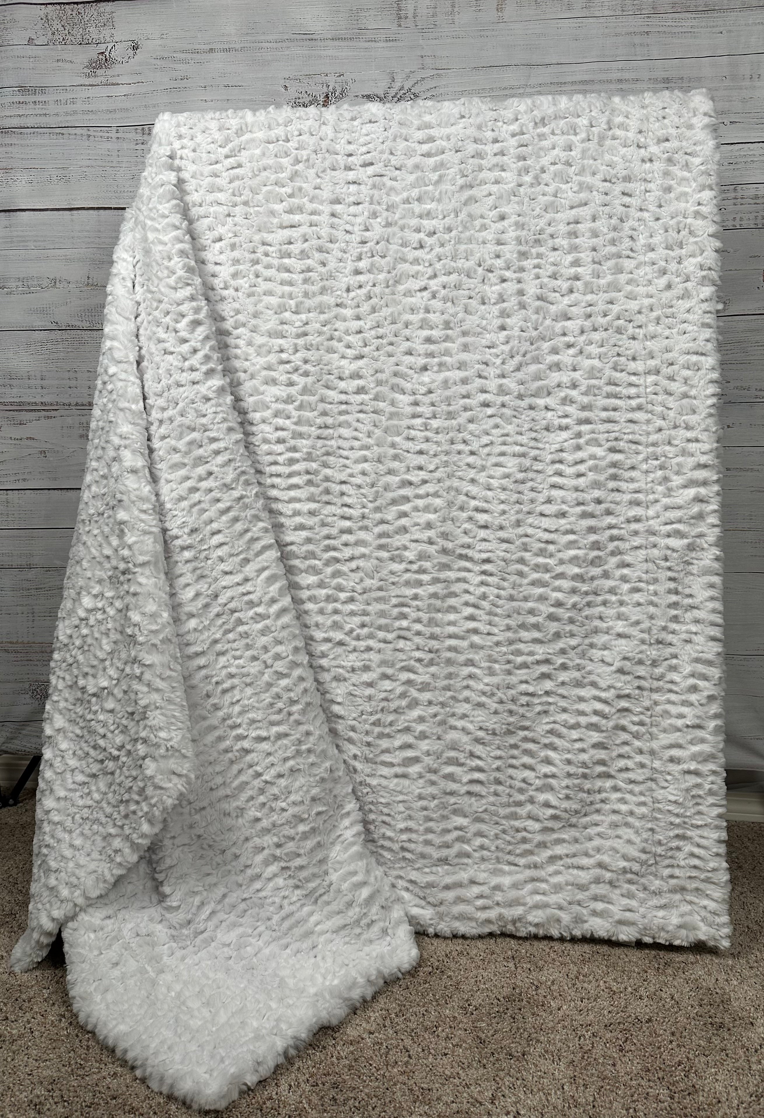 White Florence XL 61x86 Double Luxe Extra Plush 30mm Thick Minky Blanket - Ultra Soft Cozy Throw for Bed, Sofa & Couch - Perfect for Winter Nights, Movie Time & Gift Giving