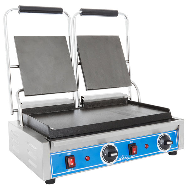 Globe GSGDUE10 Bistro Series Double Sandwich Grill - 20 x 10 Inch Non-Stick Smooth Plates, 3200W Commercial Electric Griddle (208/240V) - Perfect for Restaurants, Diners & Food Trucks - Grill Paninis, Burgers & Breakfast Foods