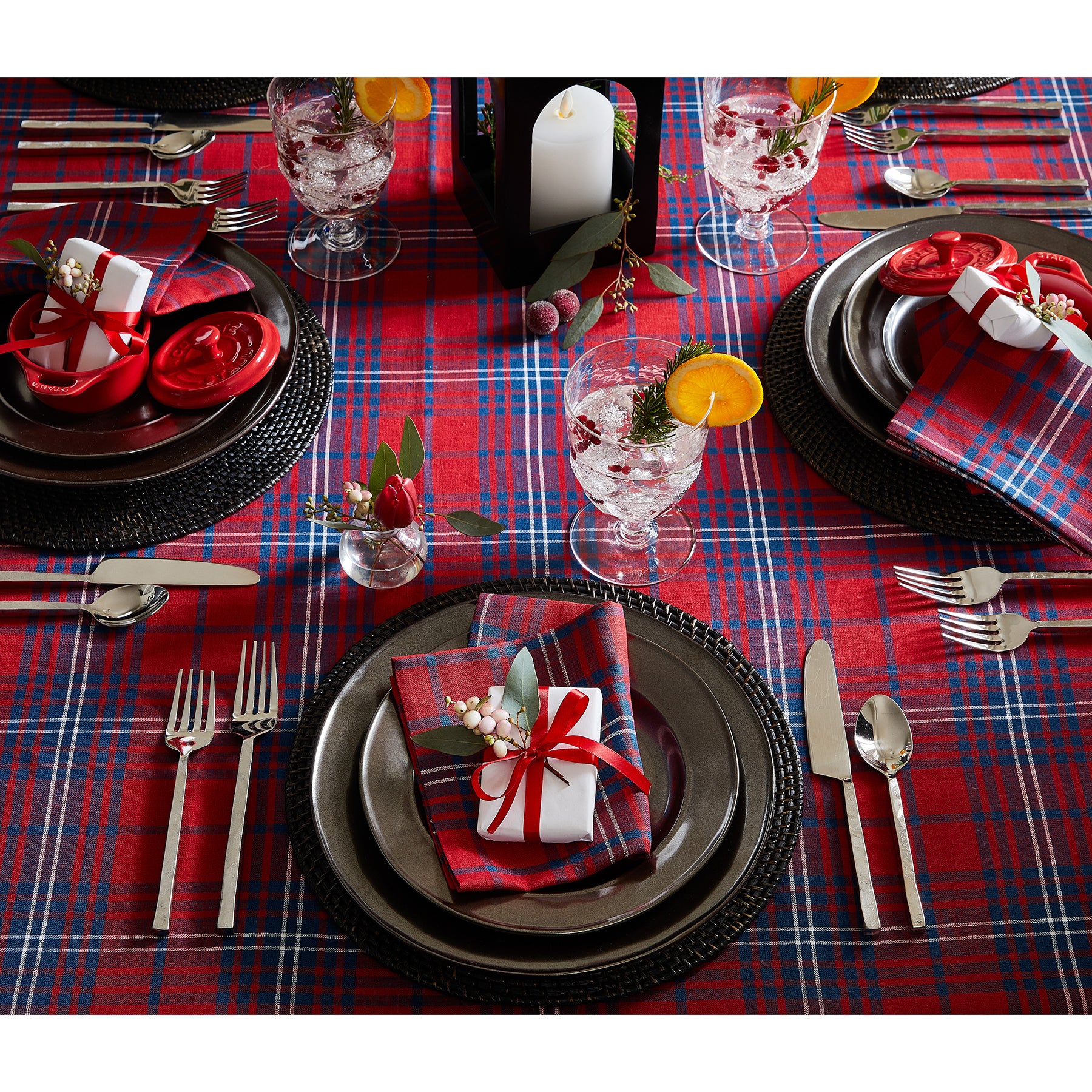Red Tartan Plaid Tablecloth - Premium Cotton Christmas Dining Table Cover for Holiday Parties & Family Gatherings