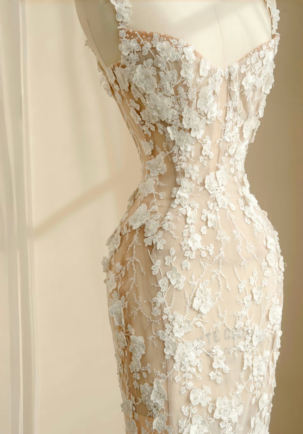 Elegant Mermaid Lace Wedding Dress - Bridal Gown for Formal Evening Events & Beach Weddings - Style J6603