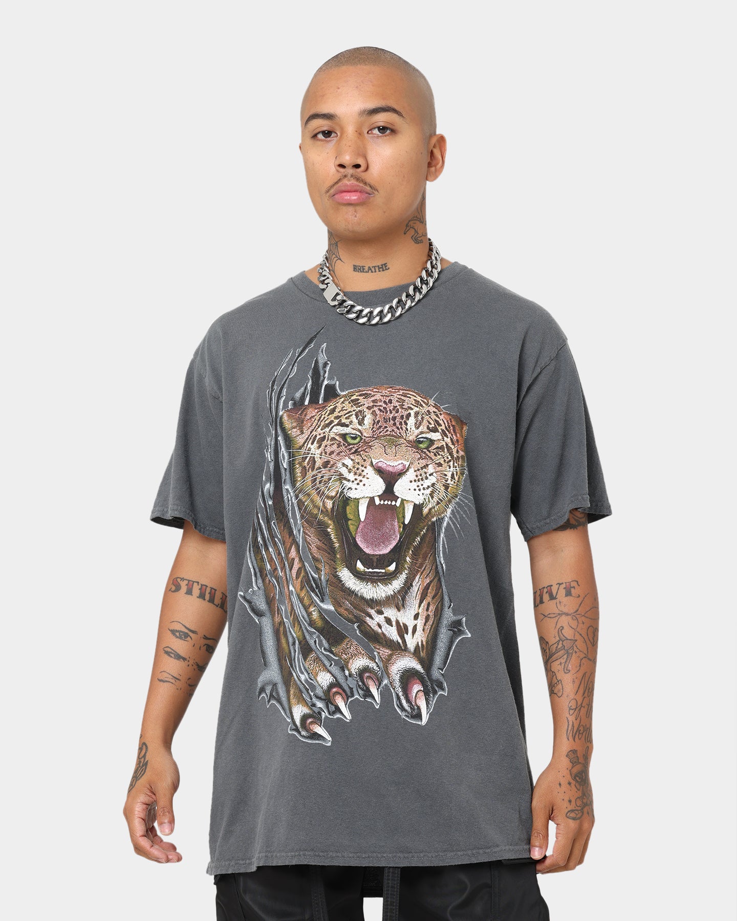 Vintage American Thrift OG Leopard Print T-Shirt in Off Black - Stylish Retro Tee for Casual Wear & Street Fashion