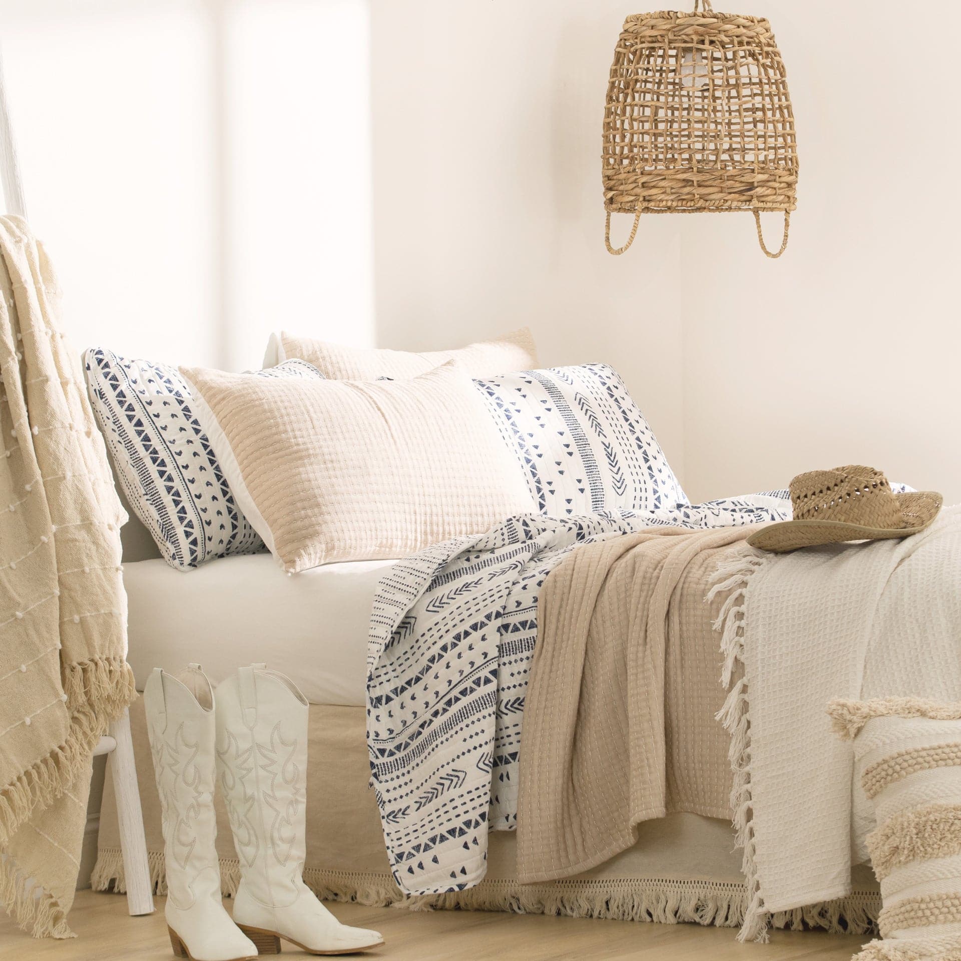 Premium Kantha Pick Stitch Yarn-Dyed Cotton Woven Quilt Coverlet Set - Handmade Indian Bedspread for Boho Bedroom Decor & Cozy Home Use