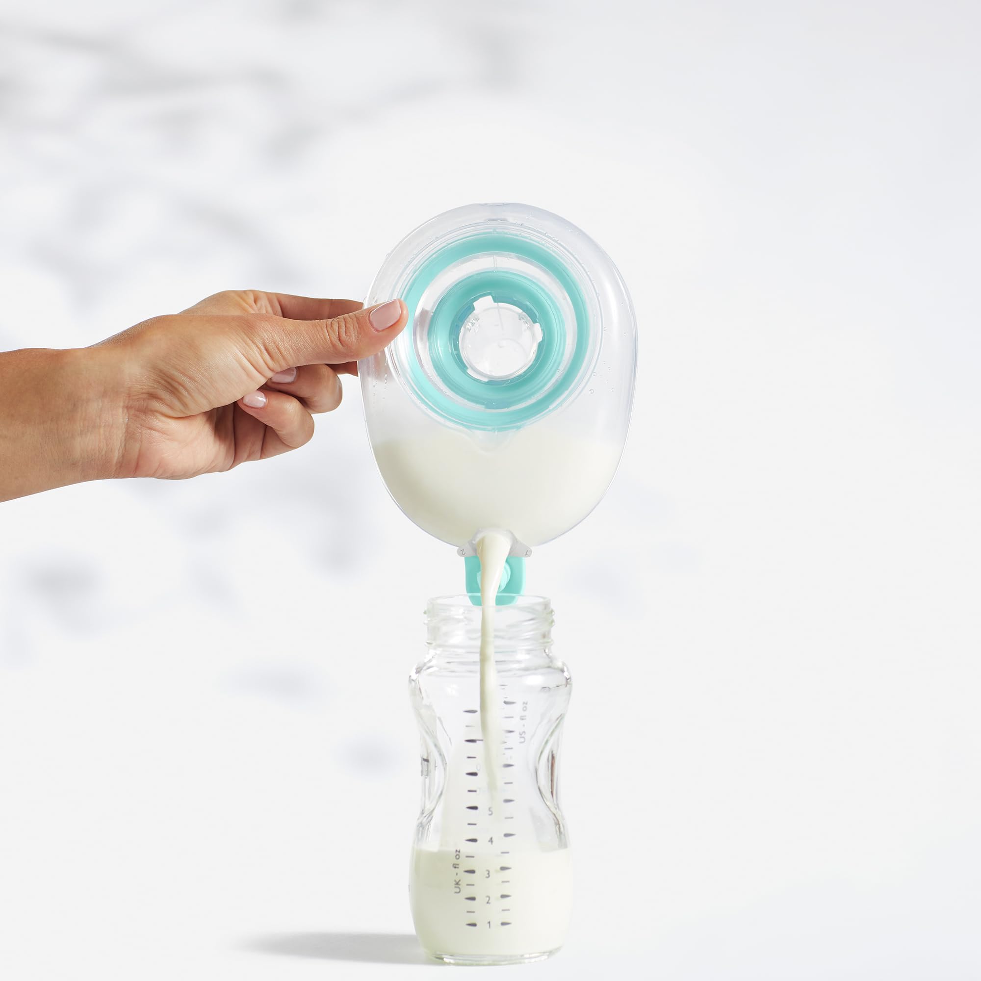 Willow 360 Reusable Breast Milk Storage Containers 2-Pack - 24mm Flange - 4oz Capacity Each - Compatible with Willow 360 & 3.0 Wearable Breast Pumps - Perfect for Hands-Free Pumping at Work, Travel or On-the-Go Breastfeeding