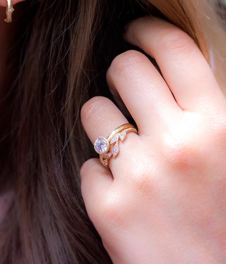18K Gold 5 Leaf Curve Ring for Women - Elegant Nature-Inspired Jewelry Gift for Anniversary, Birthday & Special Occasions
