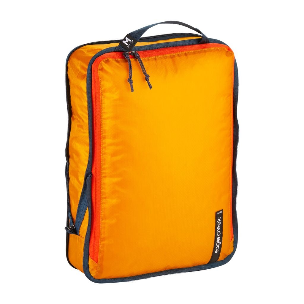 Eagle Creek PACK IT ISOLATE Medium Compression Packing Cubes - Travel Organizer for Clothes & Accessories, Sahara Yellow - Perfect for Suitcase & Backpack Organization