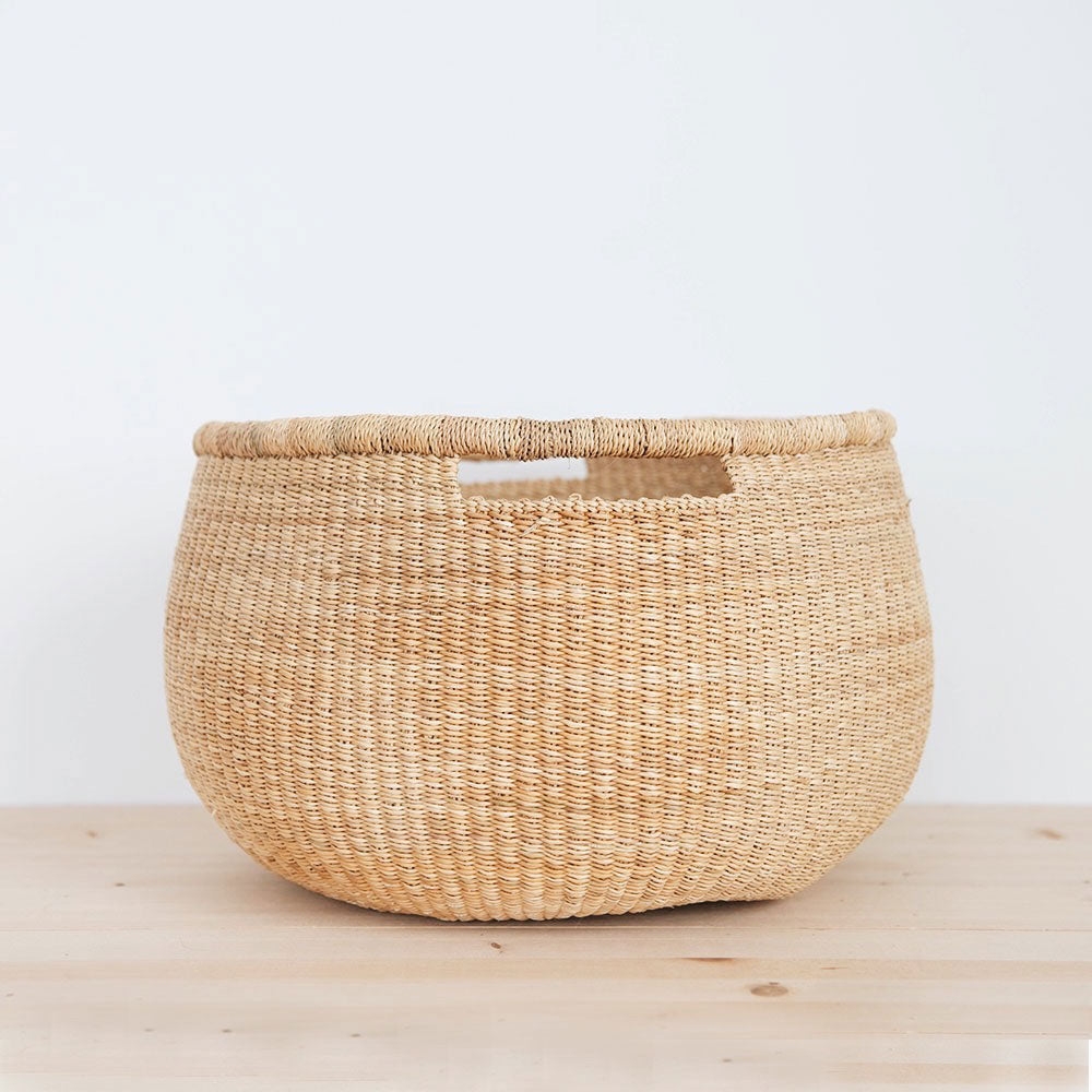 Premium Handwoven Elephant Grass Basket - Natural & Eco-Friendly Storage Solution for Home Decor, Picnics & Beach Trips