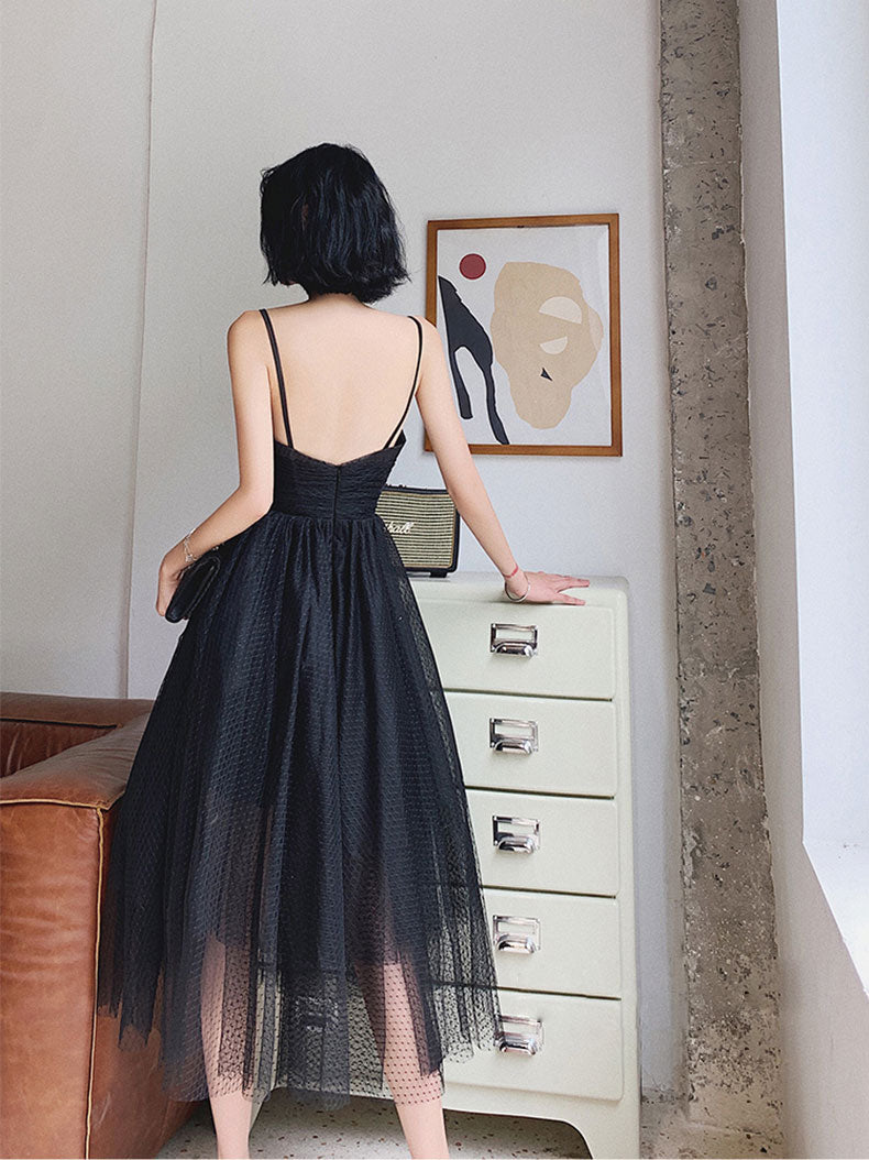 Elegant Black V-Neck Tulle Short Prom Dress with Puffy Sleeves - Perfect for Homecoming, Party, and Special Occasions