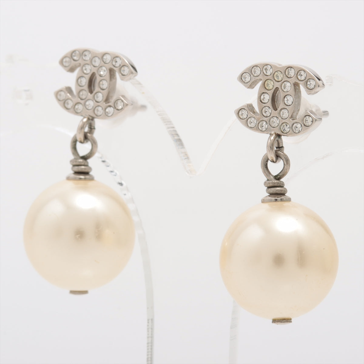 Chanel CC Pearl Drop Earrings Silver - Fashion Costume Jewelry for Women | Elegant Party & Wedding Accessories