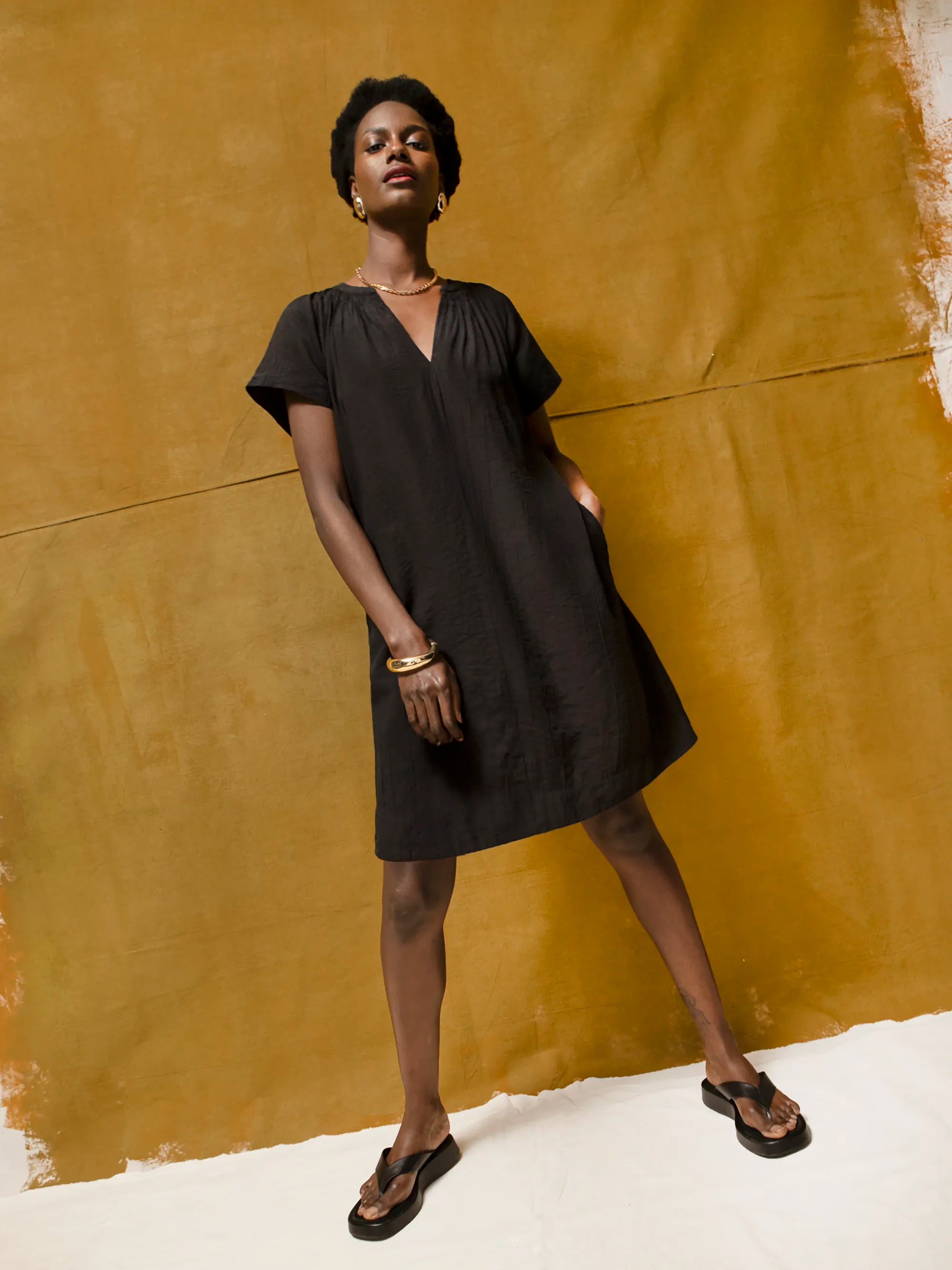 Elegant Black Gathered Neck Short Sleeve Dress for Women - Perfect for Summer Parties, Date Nights & Casual Outings