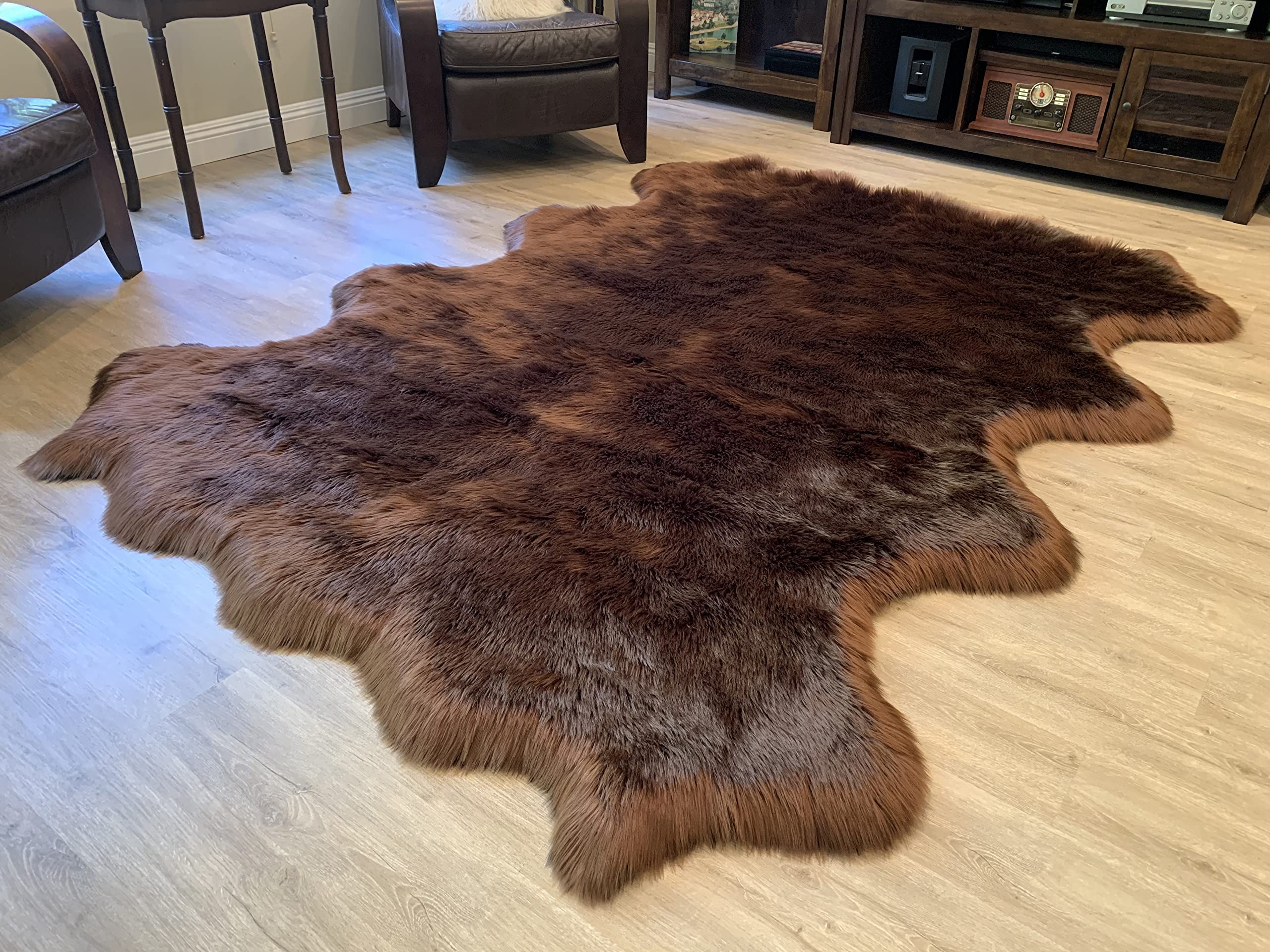 LAMBZY Faux Sheepskin Rug - Super Soft Hypoallergenic Shaggy Carpet for Living Room, Nursery, Bedroom & Sofa - 6'x8' Brown Octo 8 Pelts - Cozy Home Decor, Perfect for Kids Play Area & Winter Floor Warmth
