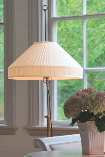 Golvlampa Edfelt - Modern Floor Lamp for Living Room, Bedroom & Office - Stylish Lighting for Home Decor