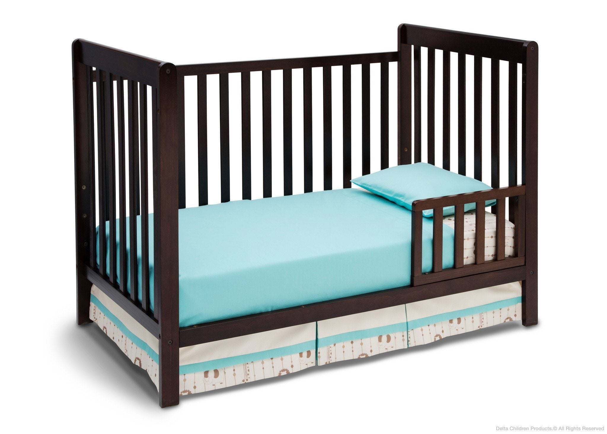 3-in-1 Convertible Baby Crib with Adjustable Height - Toddler Bed & Daybed - Perfect for Nursery, Bedroom & Small Spaces