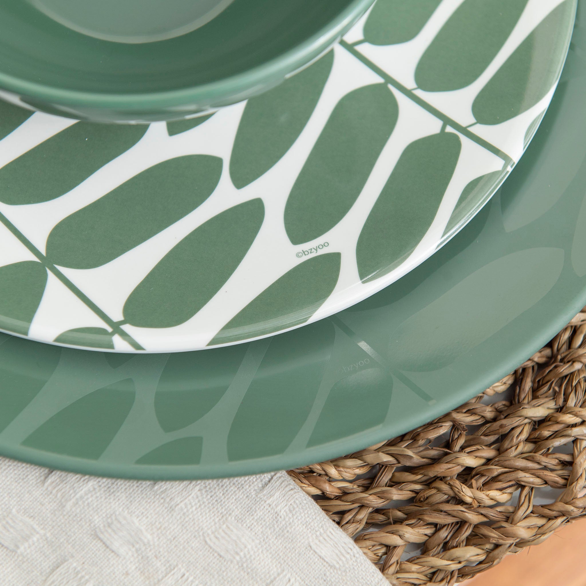 12-Piece Velvet Pine Green Melamine Dinnerware Set - Durable Plates & Bowls for Outdoor Dining, Picnics, and Camping