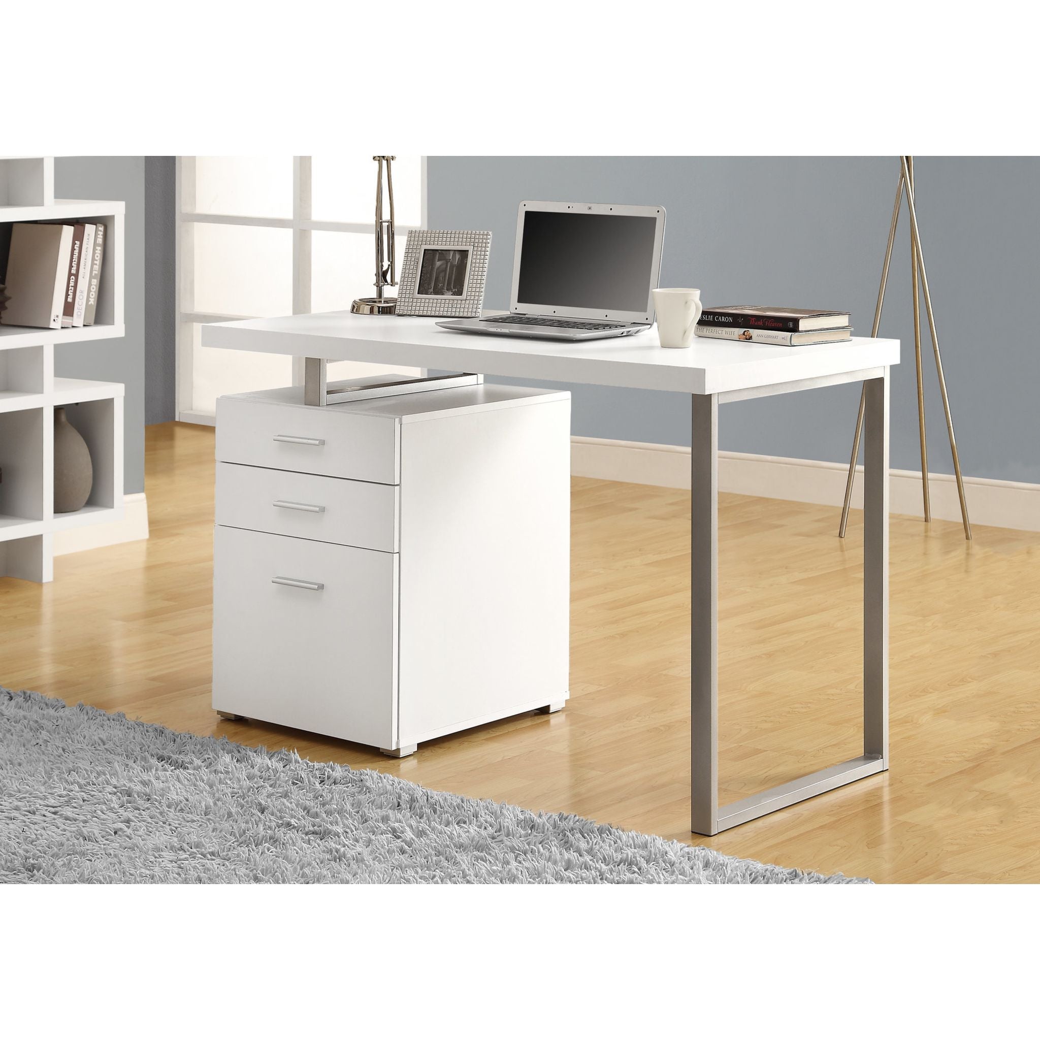 60 Inch Large Computer Desk for Home Office - Modern Writing Workstation with Sturdy Frame - Perfect for Remote Work, Gaming & Study