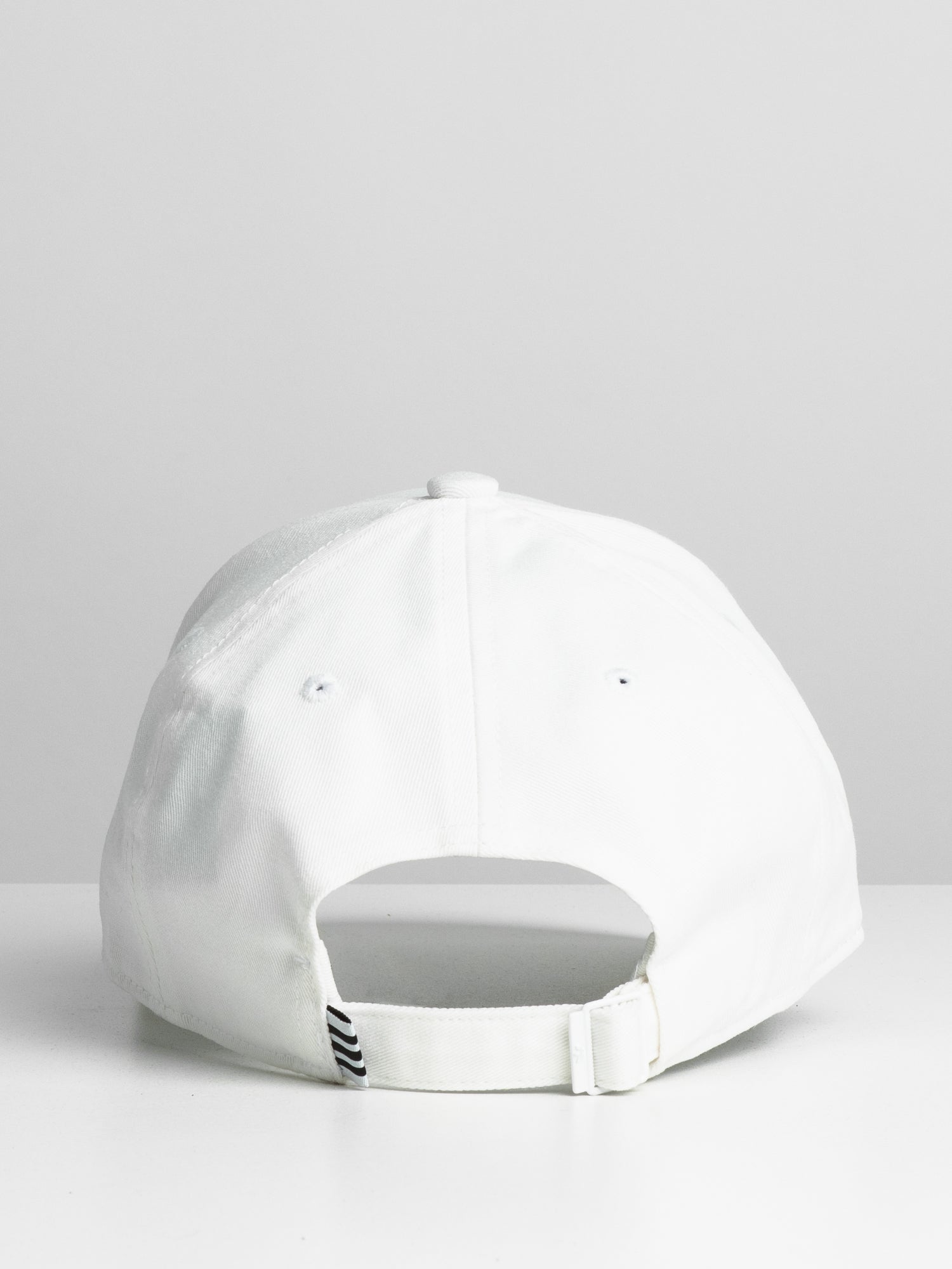 Classic Trefoil Baseball Cap - White - Clearance Sale | Perfect for Baseball Games, Sports Events & Casual Wear