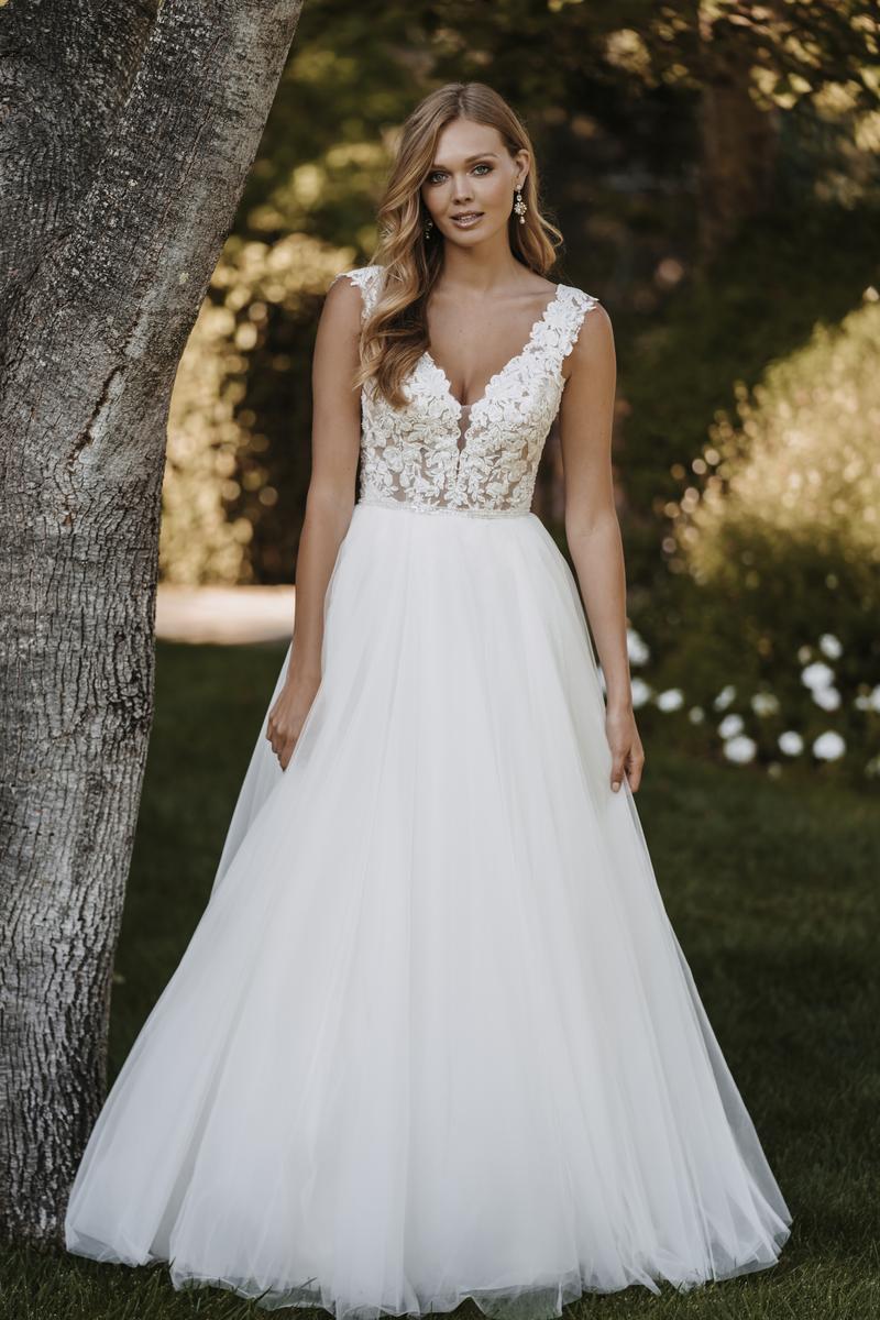 Allure Bridals Romance Dress 3509 - Elegant Lace Wedding Gown for Brides | Perfect for Church Ceremonies & Formal Receptions