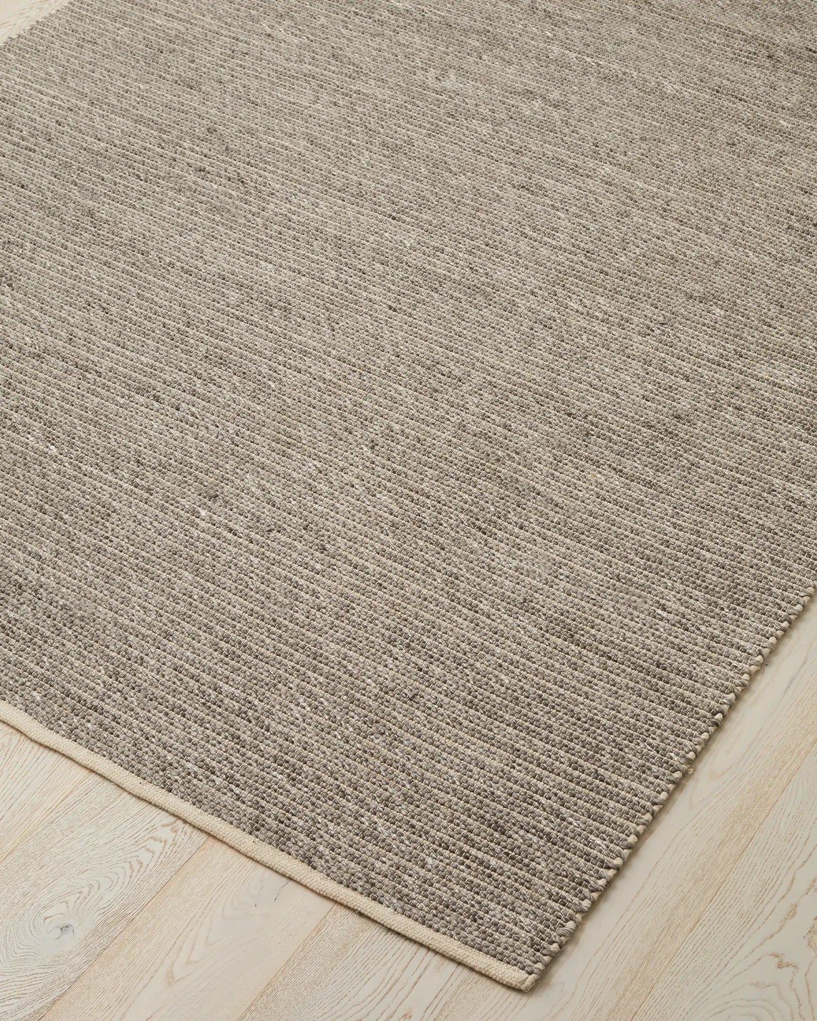 Andes Rug Feather - Soft & Luxurious Feather Rug for Home Decor - Perfect for Living Room, Bedroom, or Nursery Flooring Accent
