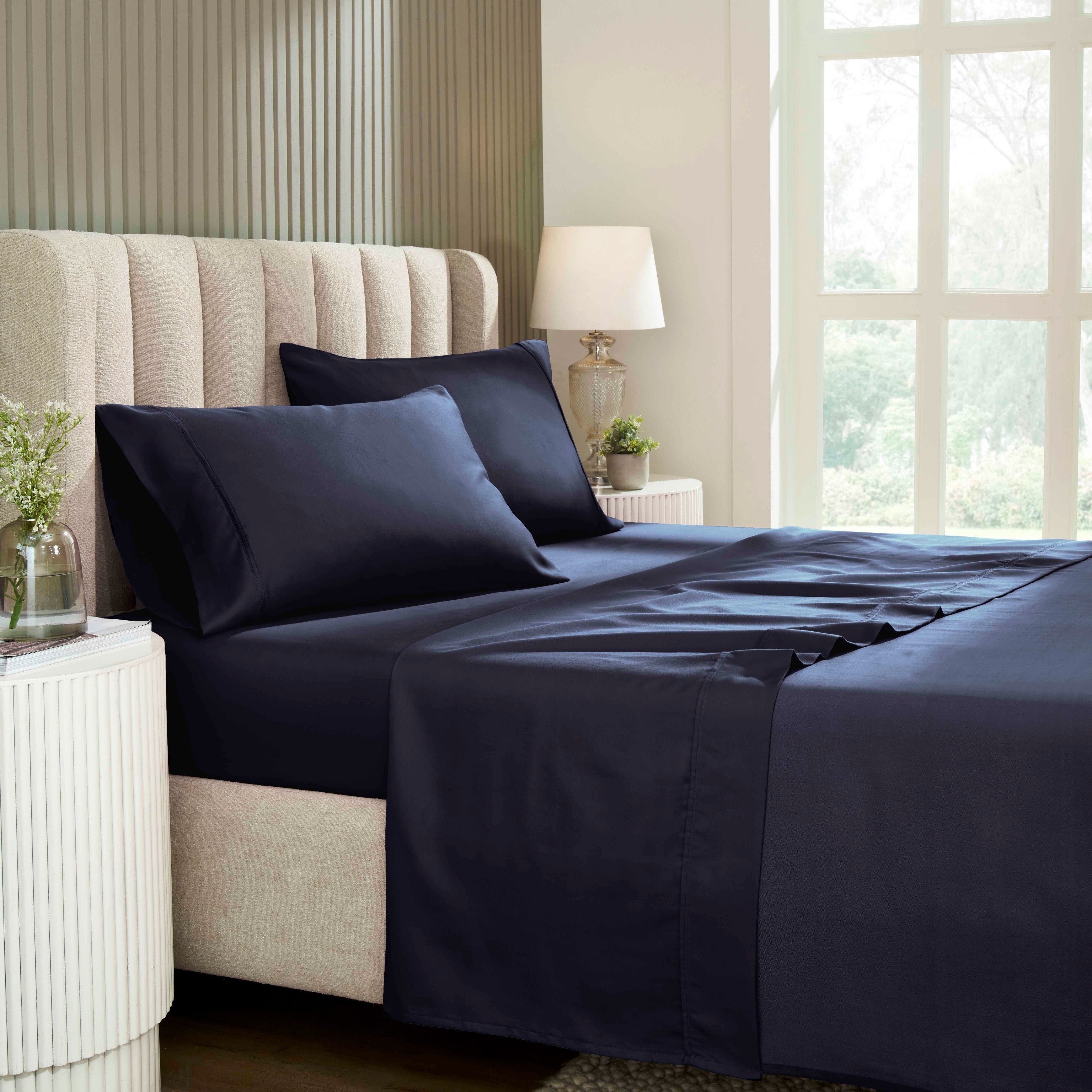 1200 Thread Count Cotton Rich Solid Deep Pocket Bed Sheet Set - Queen Size, Ultra Soft & Breathable - Perfect for Luxury Hotels, Guest Rooms & Master Bedrooms