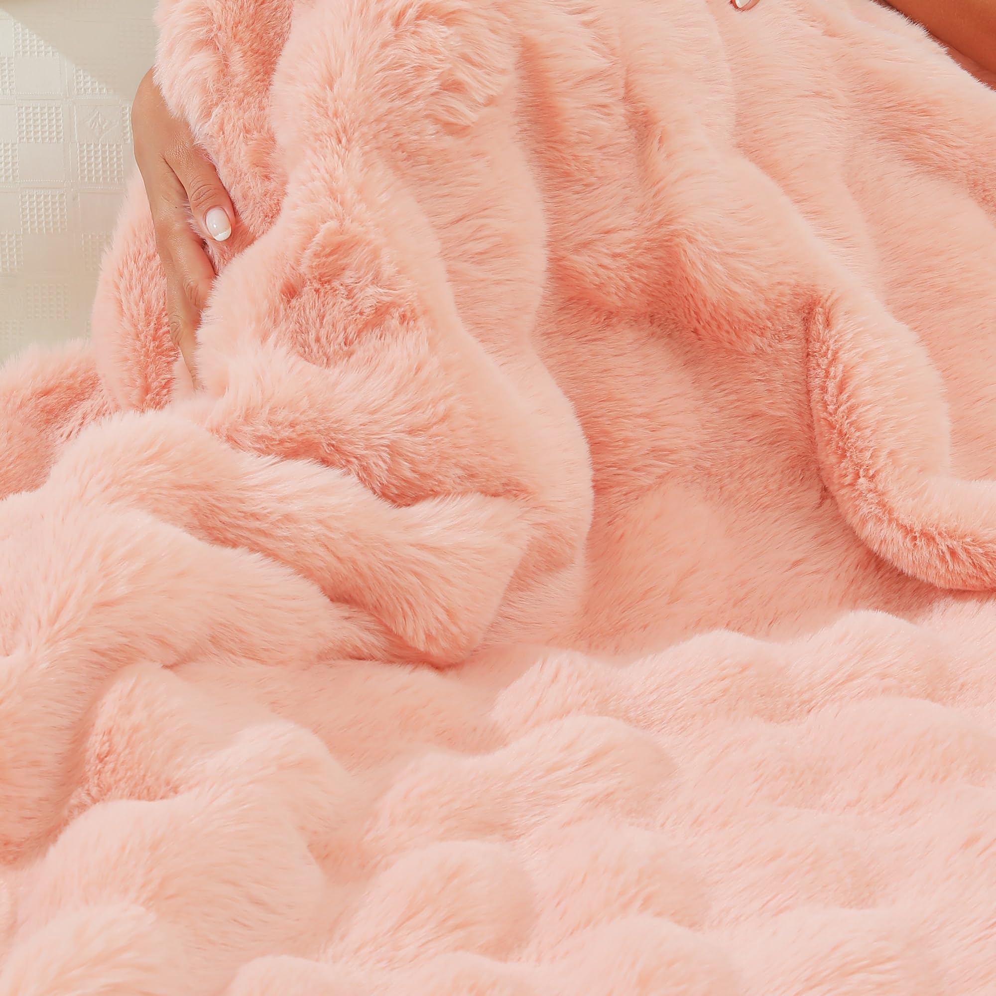 RYNGHIPY Faux Rabbit Fur Throw Blanket - Ultra Soft & Fluffy Plush Blanket for Sofa, Couch, Bed - Warm Decorative Heavy Weight Blanket (51