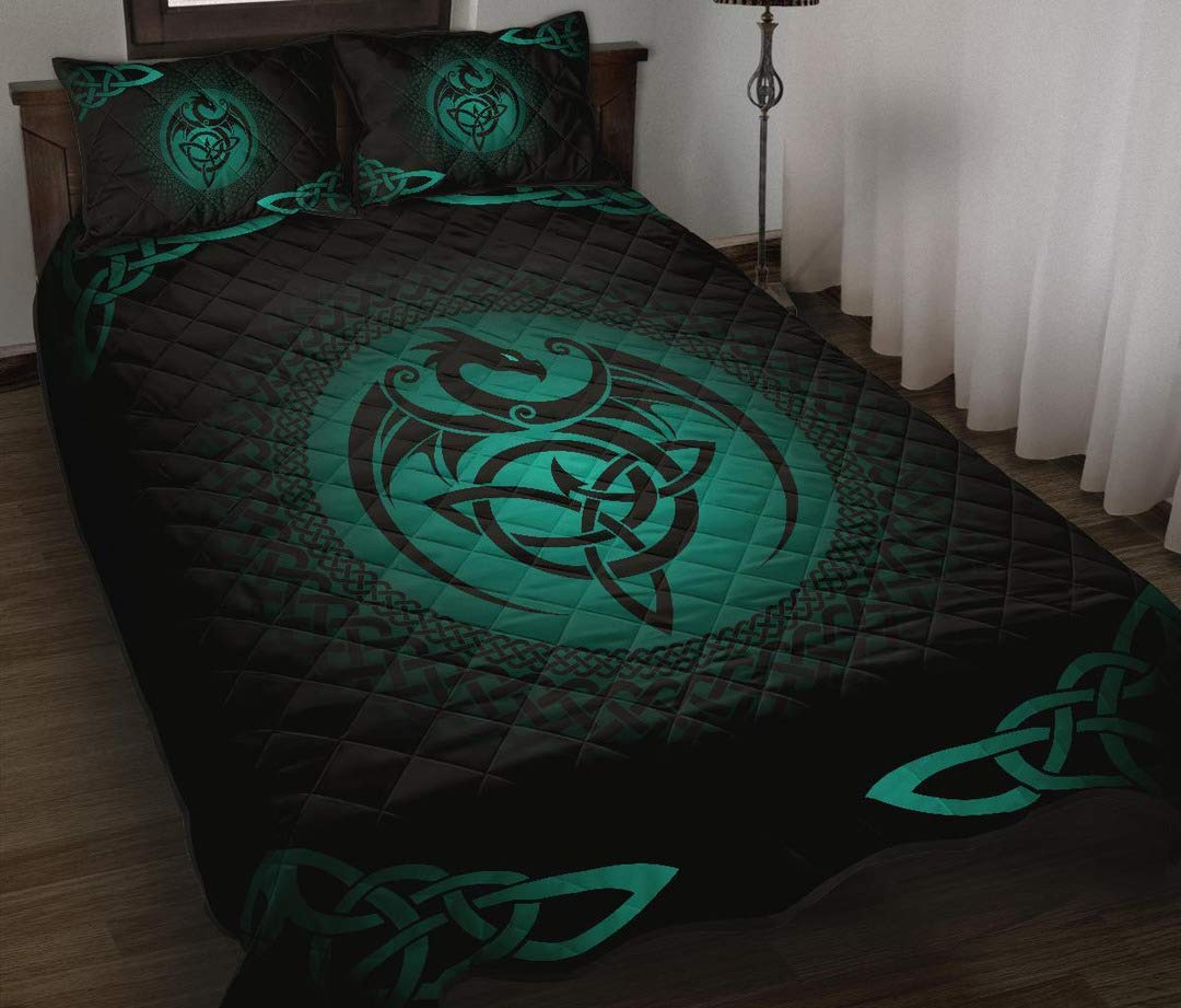 **Turquoise Celtic Dragon Quilt Set - King/Queen/Twin Size Bedding Cover, Patchwork Throw Blanket for Wall Hanging, Christmas & Birthday Gifts - Perfect for Home Decor, Bedroom, and Cozy Winter Nights**