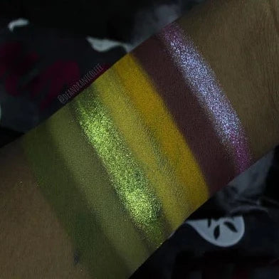 Spooky Halloween Haunted Eyeshadow Palette - 12 Highly Pigmented Matte & Shimmer Shades for Creepy, Glamorous Looks | Perfect for Costume Parties, Themed Events & Gothic Makeup