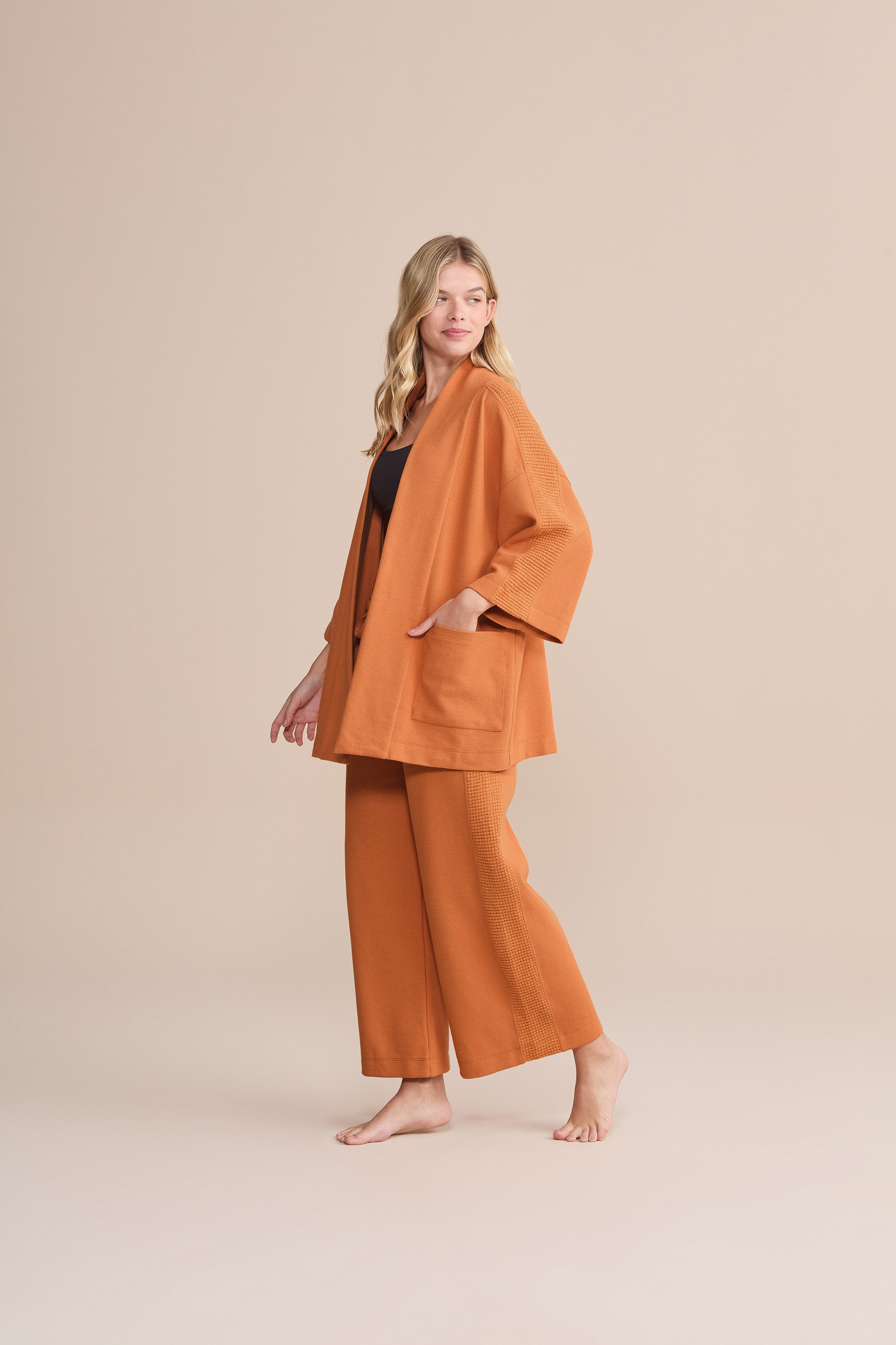 Soft and Comfortable Splishy Line Kimono Robe - Lightweight Loungewear for Women, Perfect for Spa, Yoga, and Relaxing at Home