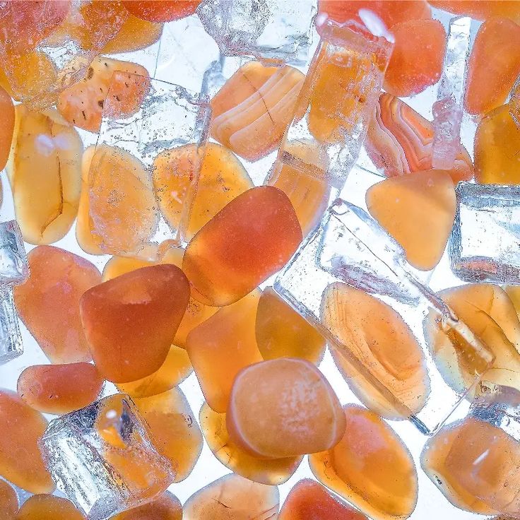 Premium Crystal Water Bottle with Carnelian & Halite Stones - Reusable Glass Bottle for Energy Infusion, Hydration & Wellness - Perfect for Yoga, Meditation, Office & Travel Use