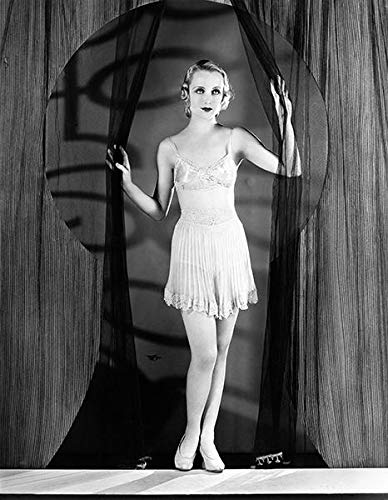 Vintage Carole Lombard in 'Ladies' Man' Movie Still Fridge Magnet - Classic Hollywood Memorabilia for Film Buffs & Retro Home Decor