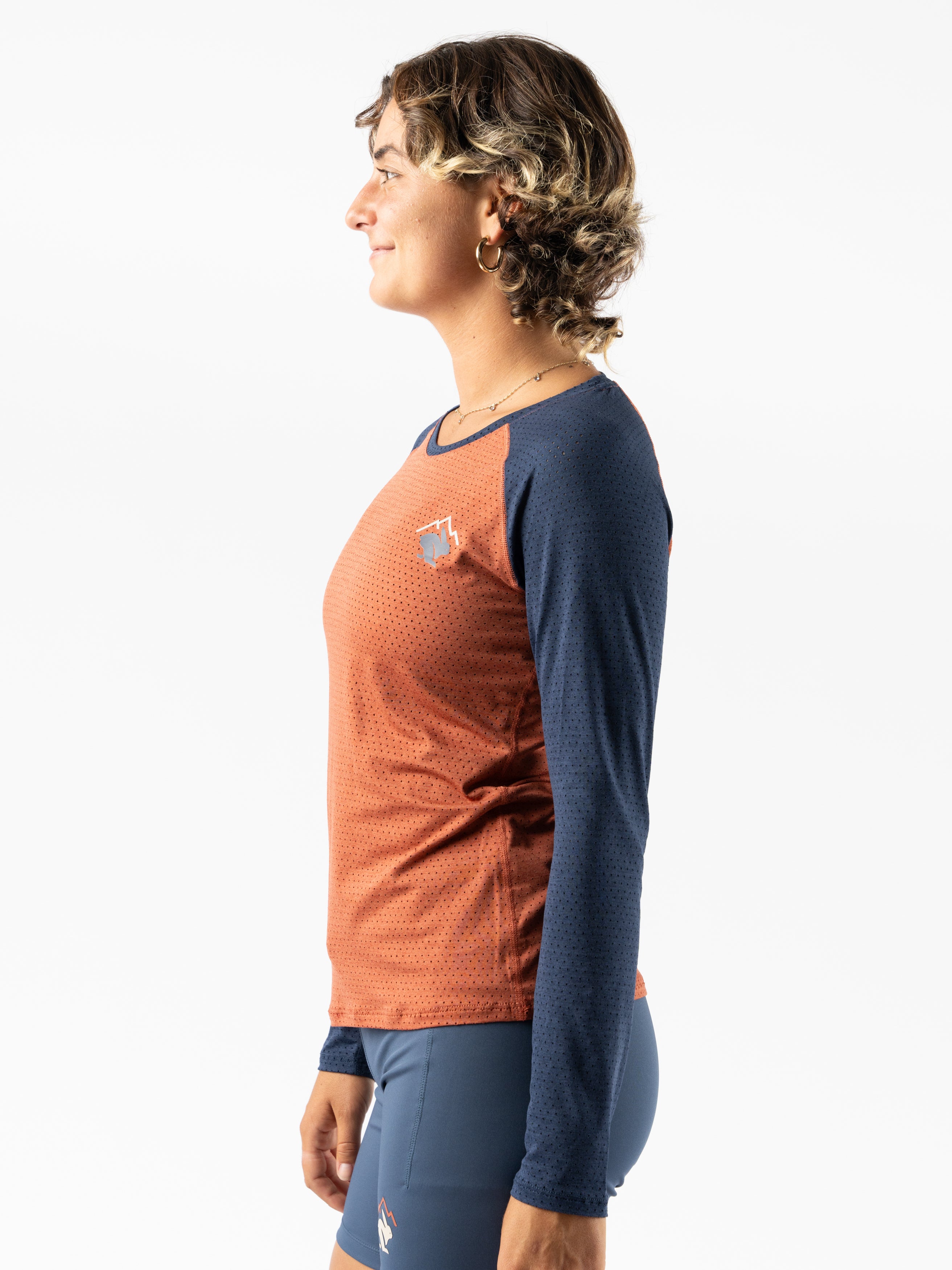 Women's Lightweight Long Sleeve Trail Running Shirt - Moisture Wicking & Breathable Performance Tee for Hiking, Camping & Outdoor Activities