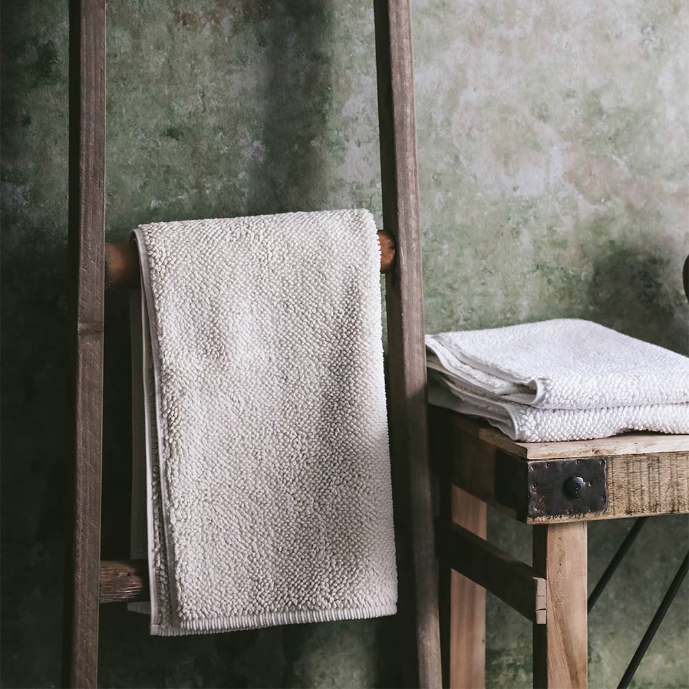 Premium Handwoven Cotton Bath Mat - Soft, Absorbent & Quick-Drying - Perfect for Bathroom, Spa & Home Decor