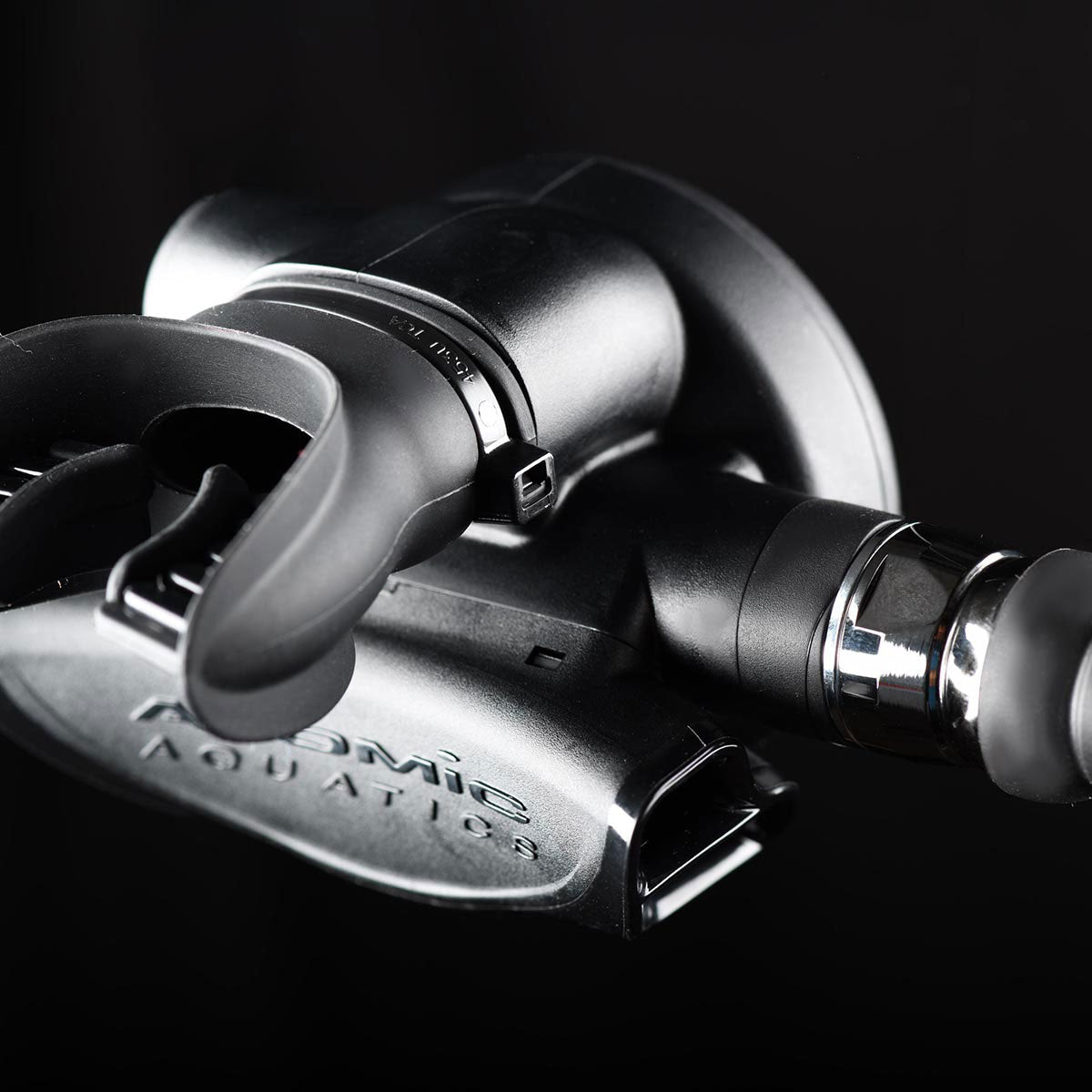 Atomic Aquatics B2 Balanced Piston Scuba Diving Regulator - Unsealed Design for Cold Water Diving | Professional Grade Dive Equipment for Ocean Exploration & Underwater Adventures
