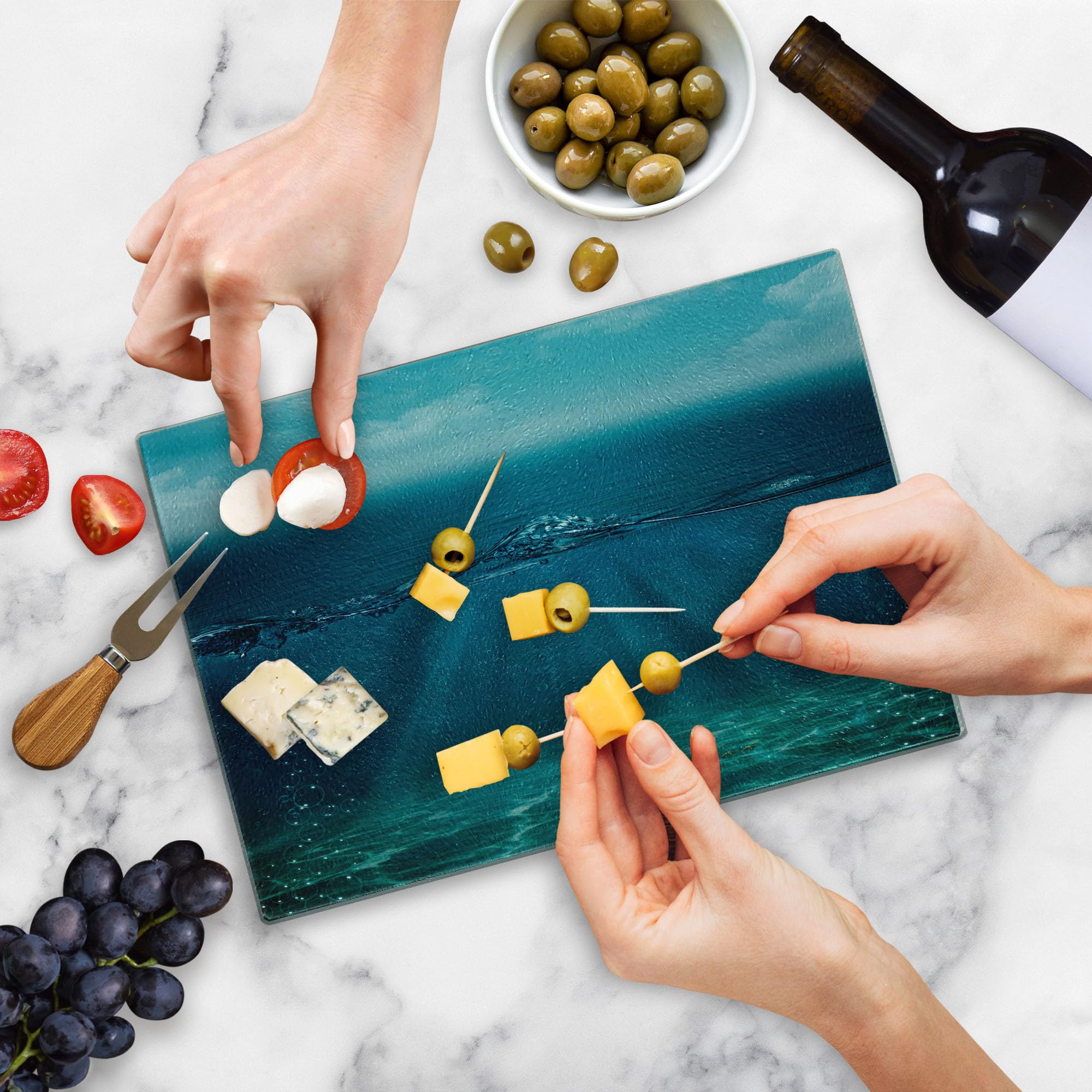 Lunarable Aqua Tempered Glass Cutting Board - Underwater Scene with Sun Rays & Bubbles, Small Turquoise Blue Decorative Serving Board for Kitchen, Charcuterie & Party Platter