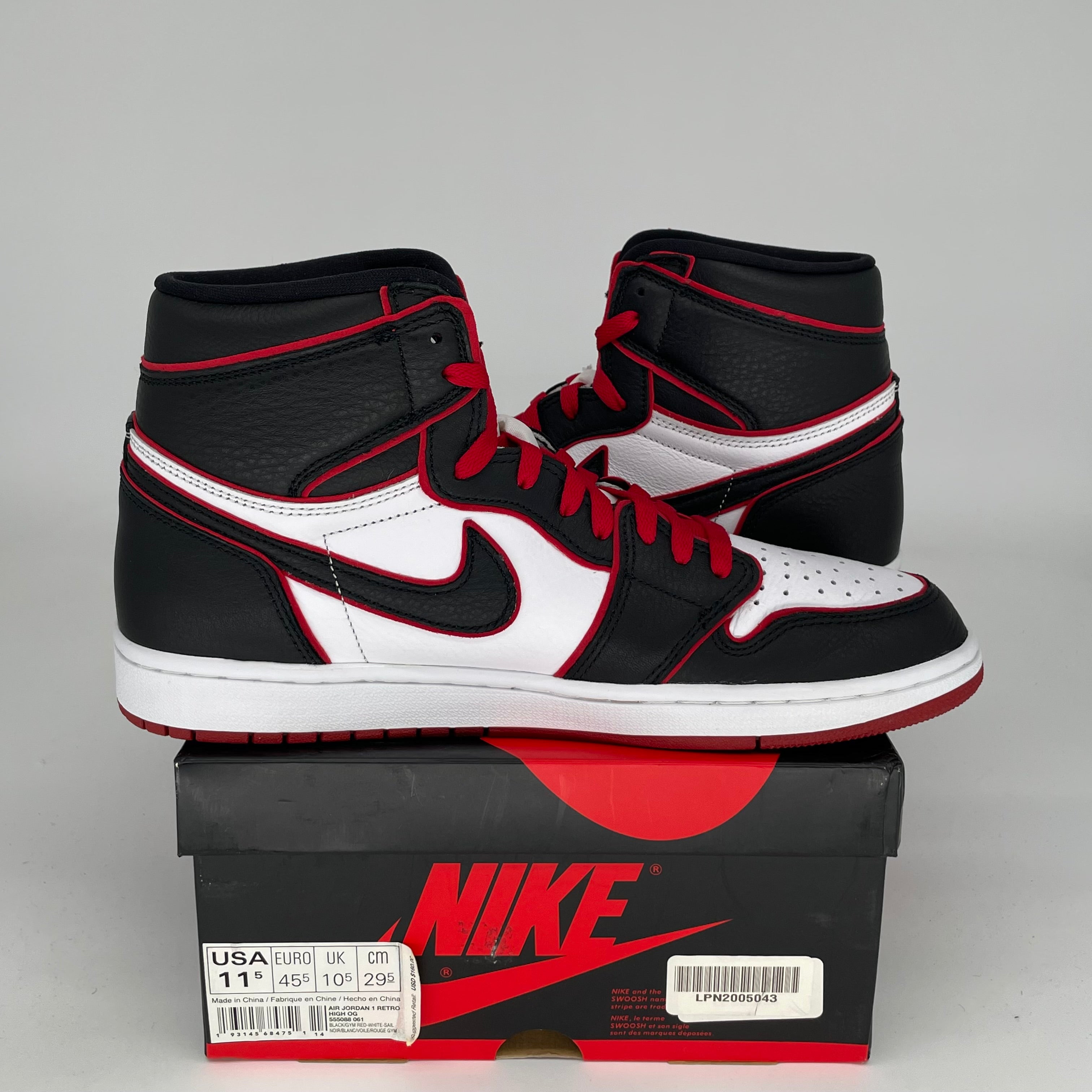 AIR JORDAN 1 BLOODLINE Men's Basketball Shoes Size 11.5 (555088-062) - Retro High-Top Sneakers for Streetwear & Basketball Games