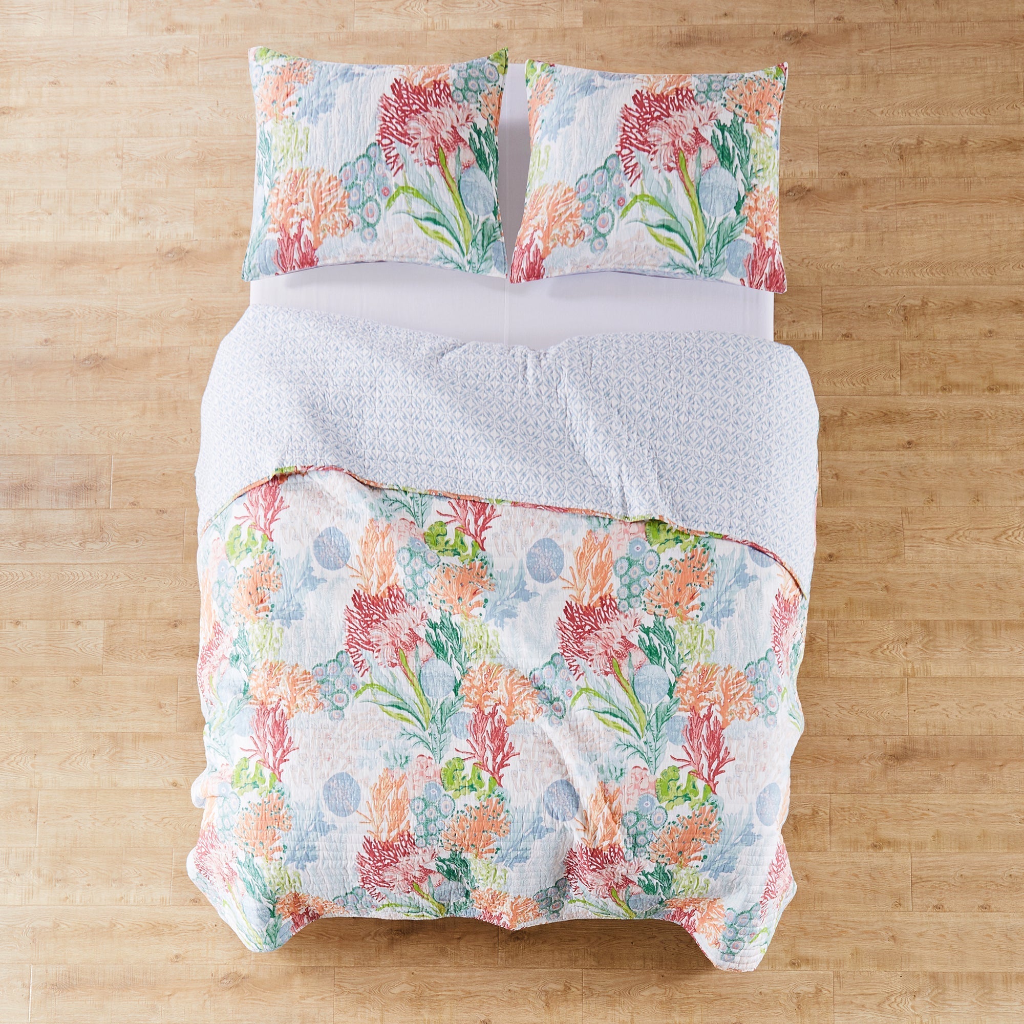 Sunset Bay Quilt Set - Queen Size Bedding with Coastal Design - Perfect for Beach House Decor & Cozy Bedroom Retreat