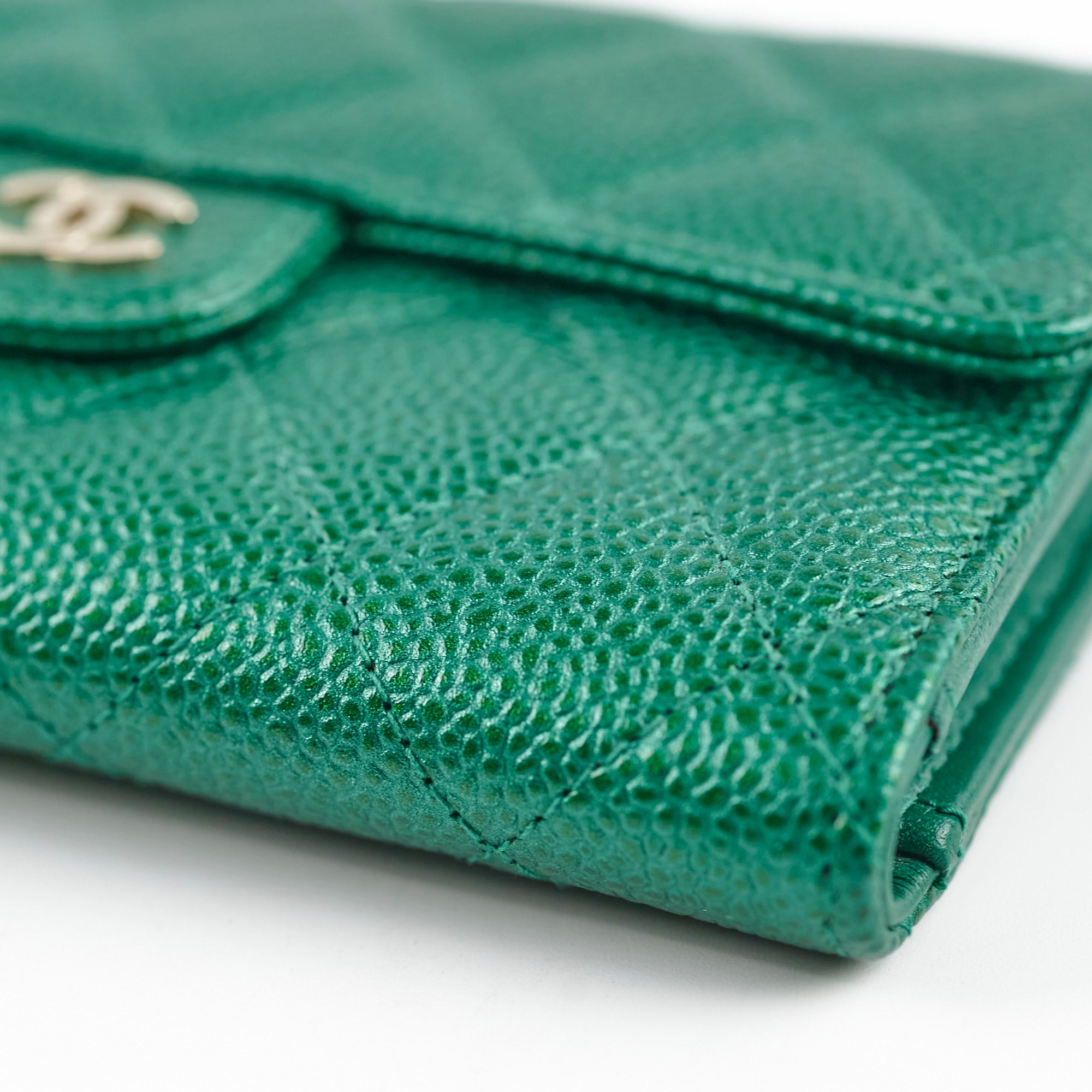 Chanel 18S Caviar Wallet Iridescent Emerald Green - Luxury Women's Leather Wallet for Everyday Use & Special Occasions
