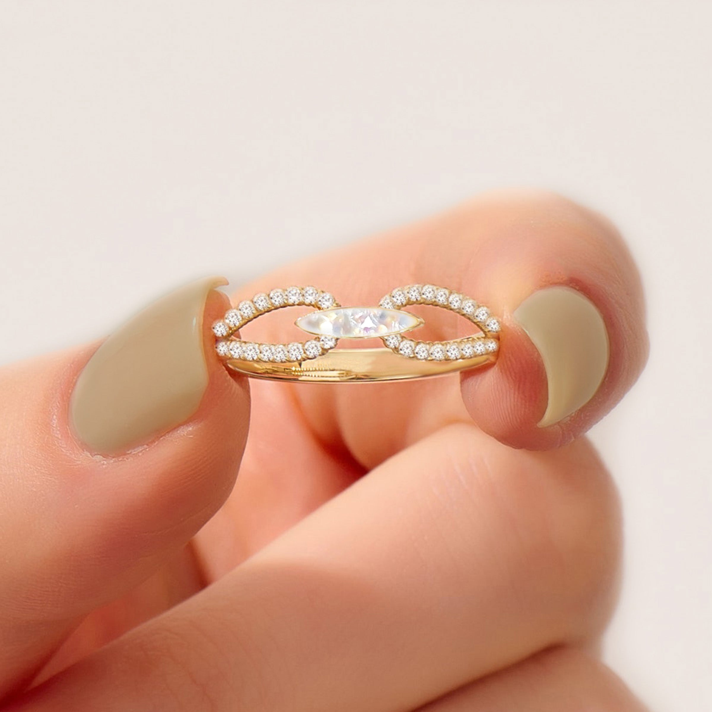 Memorial Ashes Ring for Women - Elegant Cremation Jewelry to Honor Loved Ones | Perfect for Remembrance, Gifts & Special Occasions