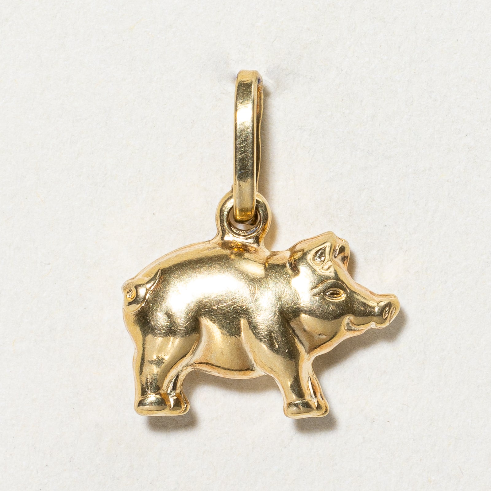 18K Yellow Gold Pig Charm Pendant - Cute & Elegant Jewelry Gift for Women & Girls - Perfect for Birthdays, Anniversaries & Zodiac Collections