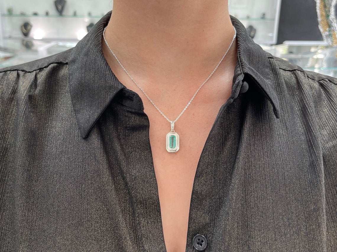 1.40ct Colombian Emerald Elongated Cut Solitaire Pendant in .925 Sterling Silver Bezel Setting - Unisex Jewelry for Men & Women - Perfect for Gifts, Anniversaries and Special Occasions