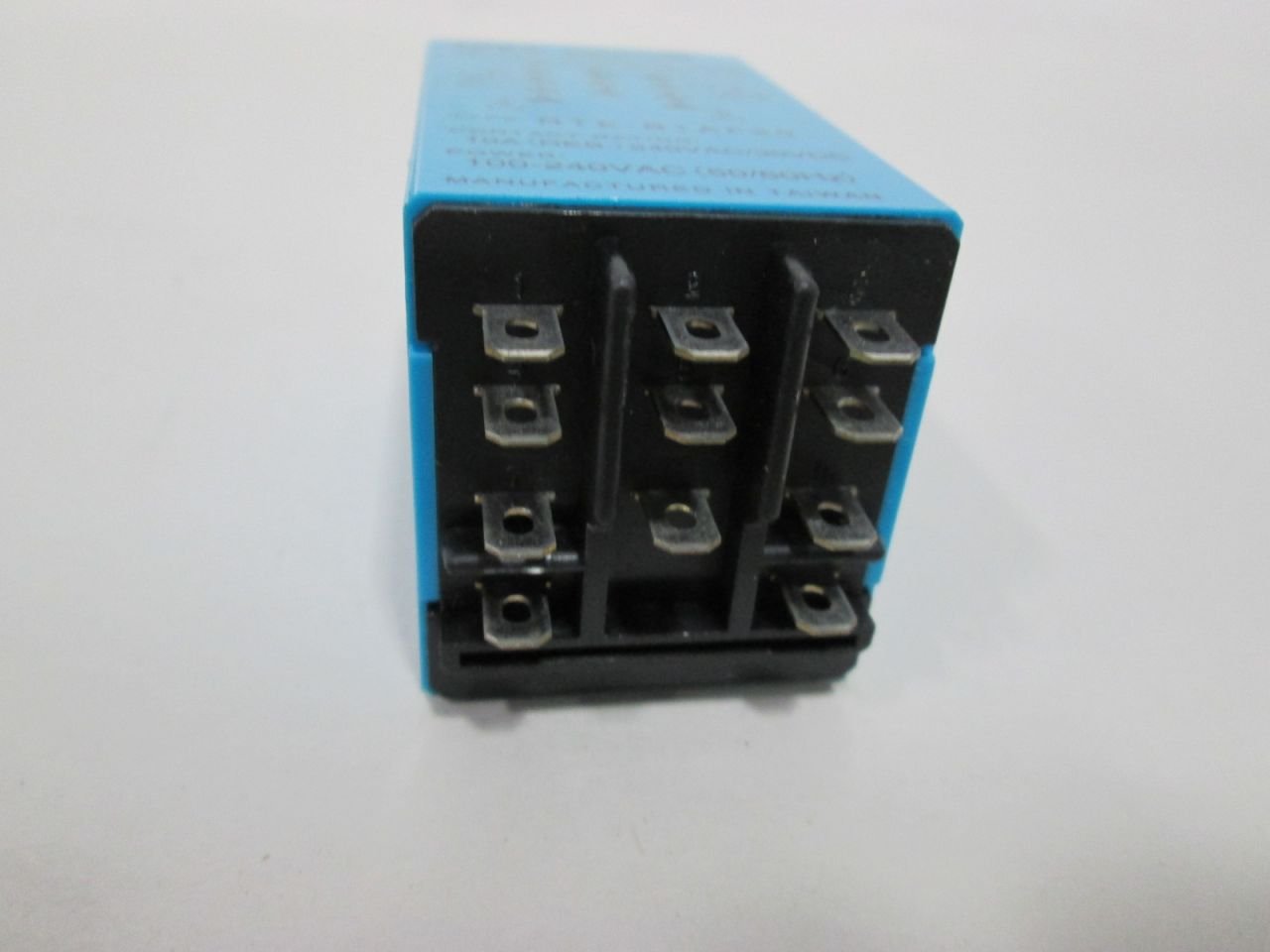 IDEC RTE-B1AF20 Relay Timer 0-1 Minute Adjustable Delay 100-240V AC - Industrial Automation & Control Systems | Perfect for HVAC, Machinery & Electrical Panels