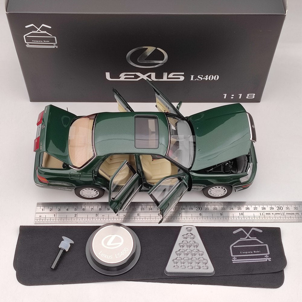 1:18 Scale Toyota Lexus LS400 First Generation Green Diecast Model Car - Collectible Toy Gift for Car Enthusiasts, Perfect for Display, Gifting and Model Car Collections