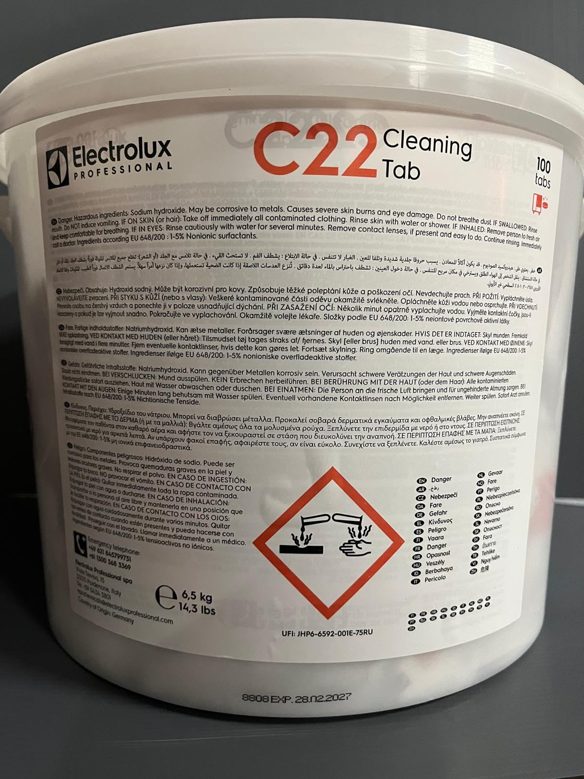 Electrolux Professional Solid Detergents - C22 Cleaning Tablets & C25 Rinse & Descale Tablets for Commercial Dishwashers - Perfect for Restaurants, Hotels, and Catering Services