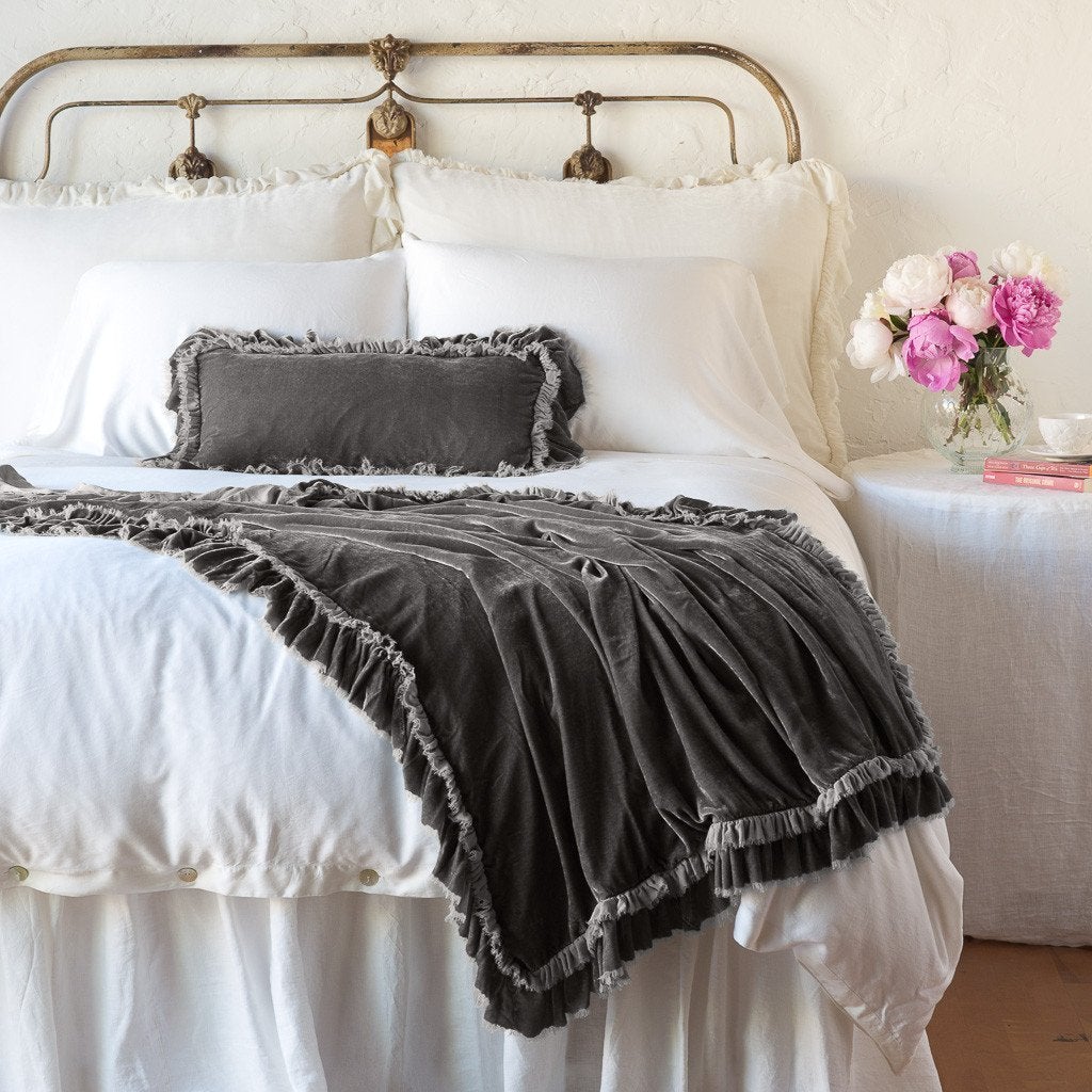 Loulah Blanket - Ultra Soft & Cozy Throw Blanket for Adults & Kids - Perfect for Bed, Sofa, Travel & Gifts