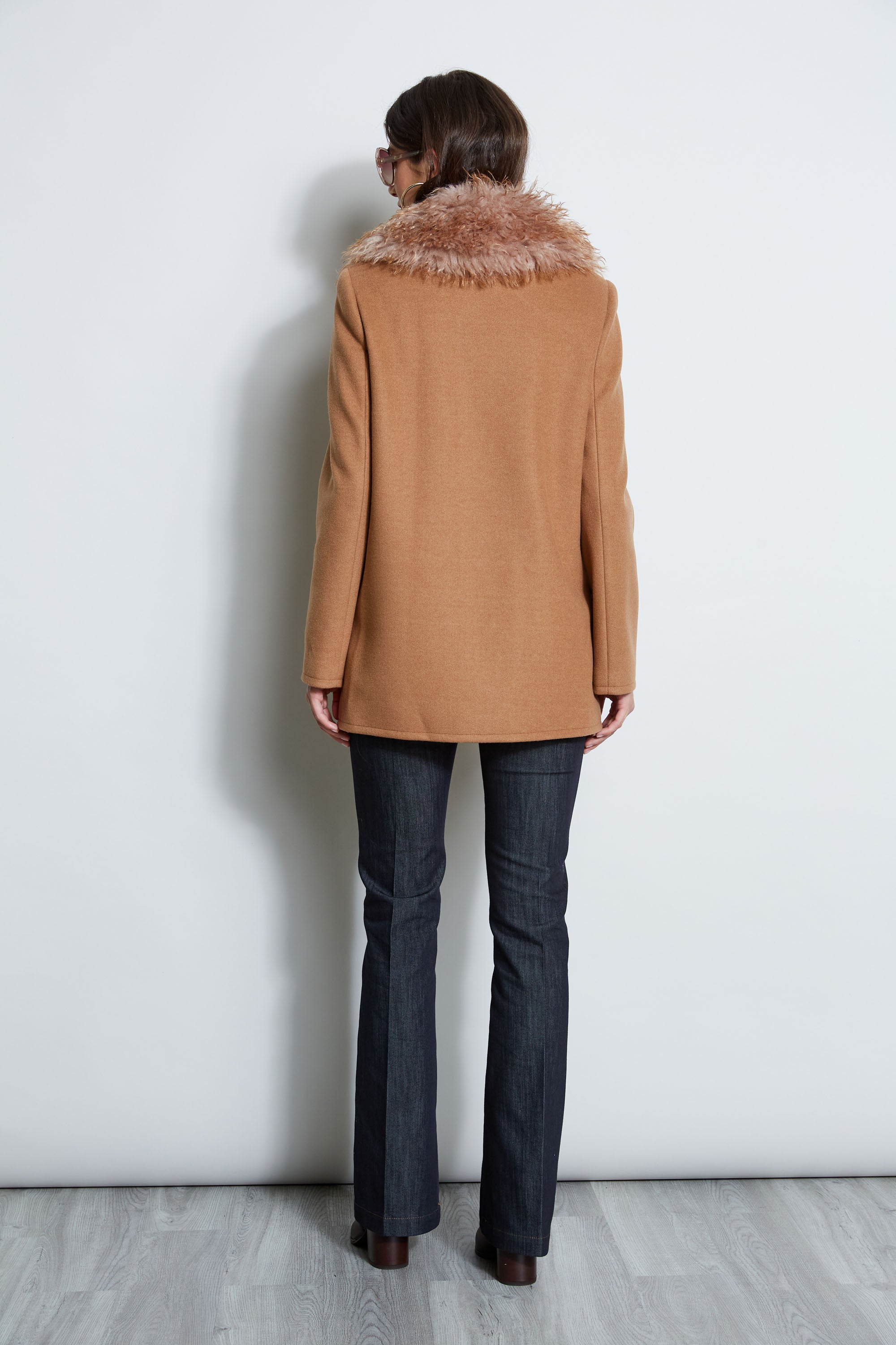 Women's Stylish Faux Fur Collar Peacoat Winter Coat - Warm Elegant Outerwear for Cold Weather, Office & Evening Events